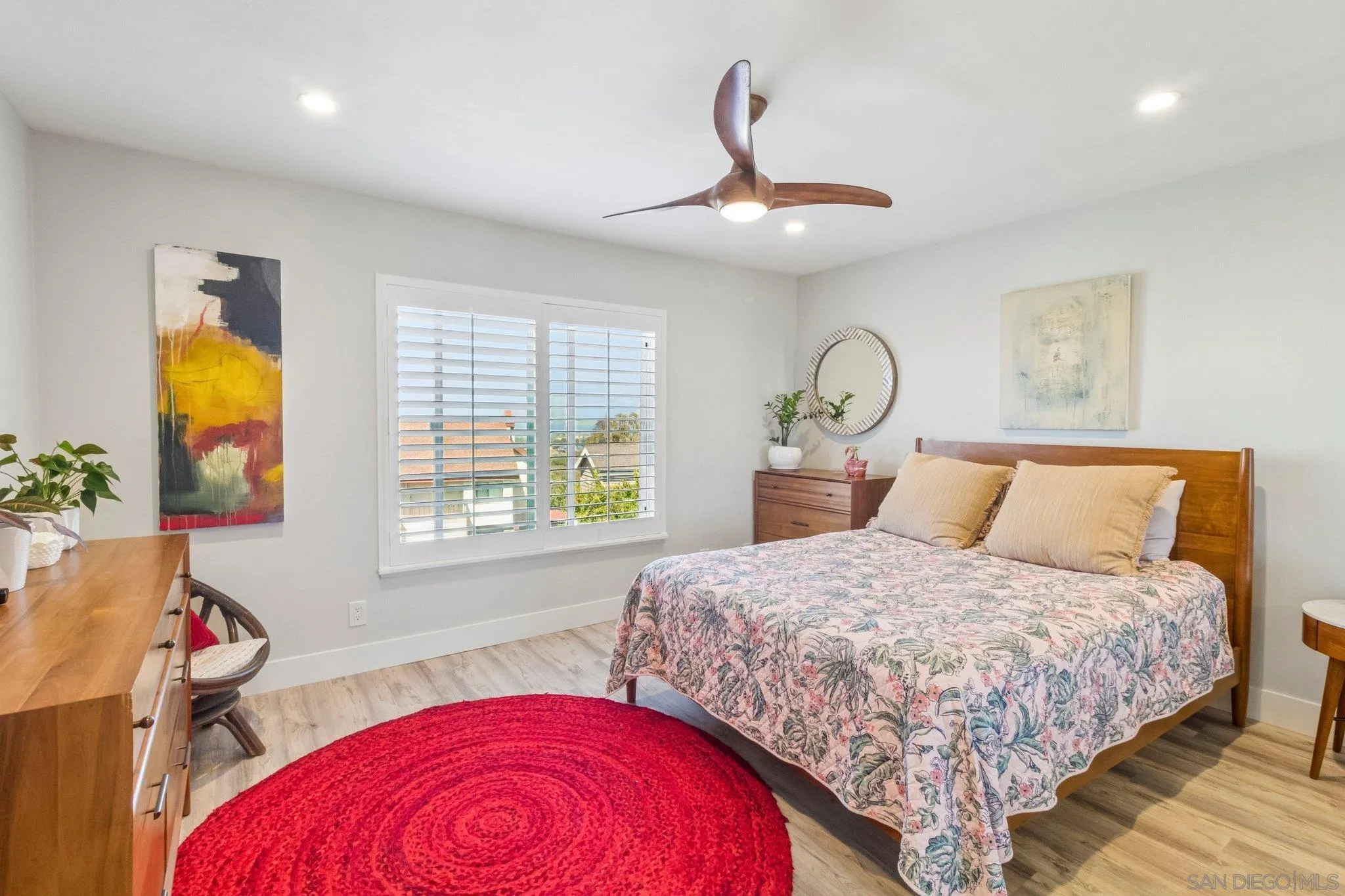 https://cdn.realtyfeed.com/cdn/127/260021517/9dcd6b23cb0299bc0bfc86e5c4404b4d.webp