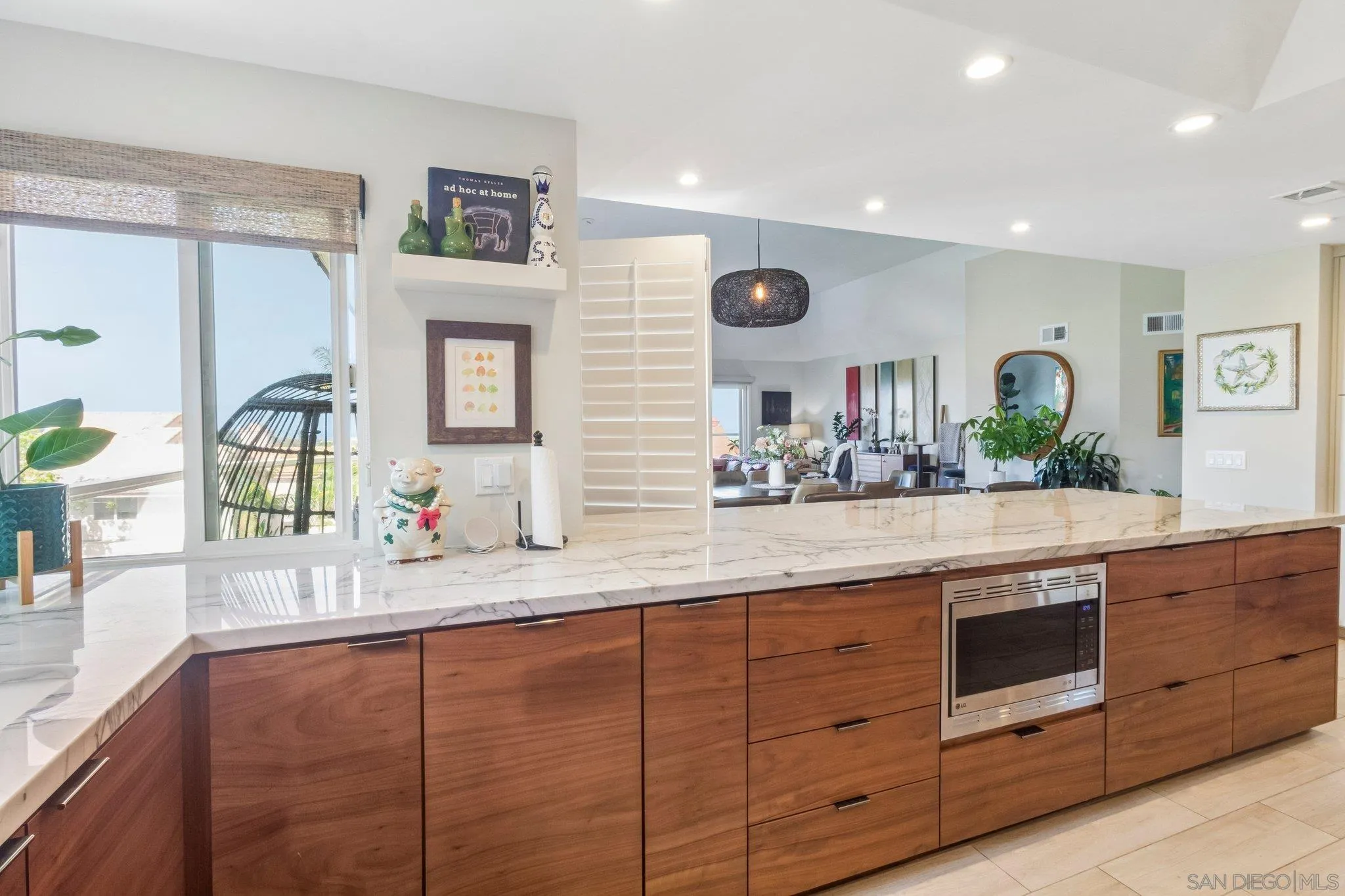 https://cdn.realtyfeed.com/cdn/127/260021517/c89306f744063d6788b8b4535cfb7ddc.webp