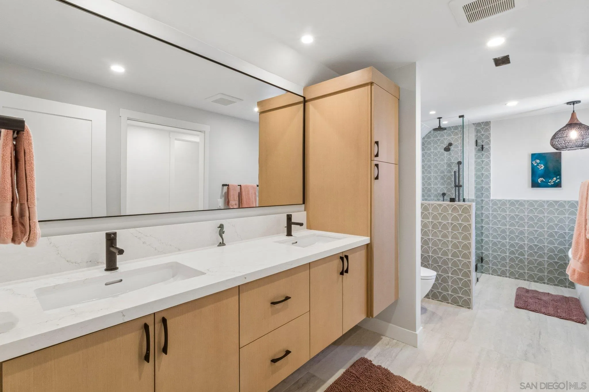 https://cdn.realtyfeed.com/cdn/127/260021517/c8a7c4817478d498674823f148c7757b.webp