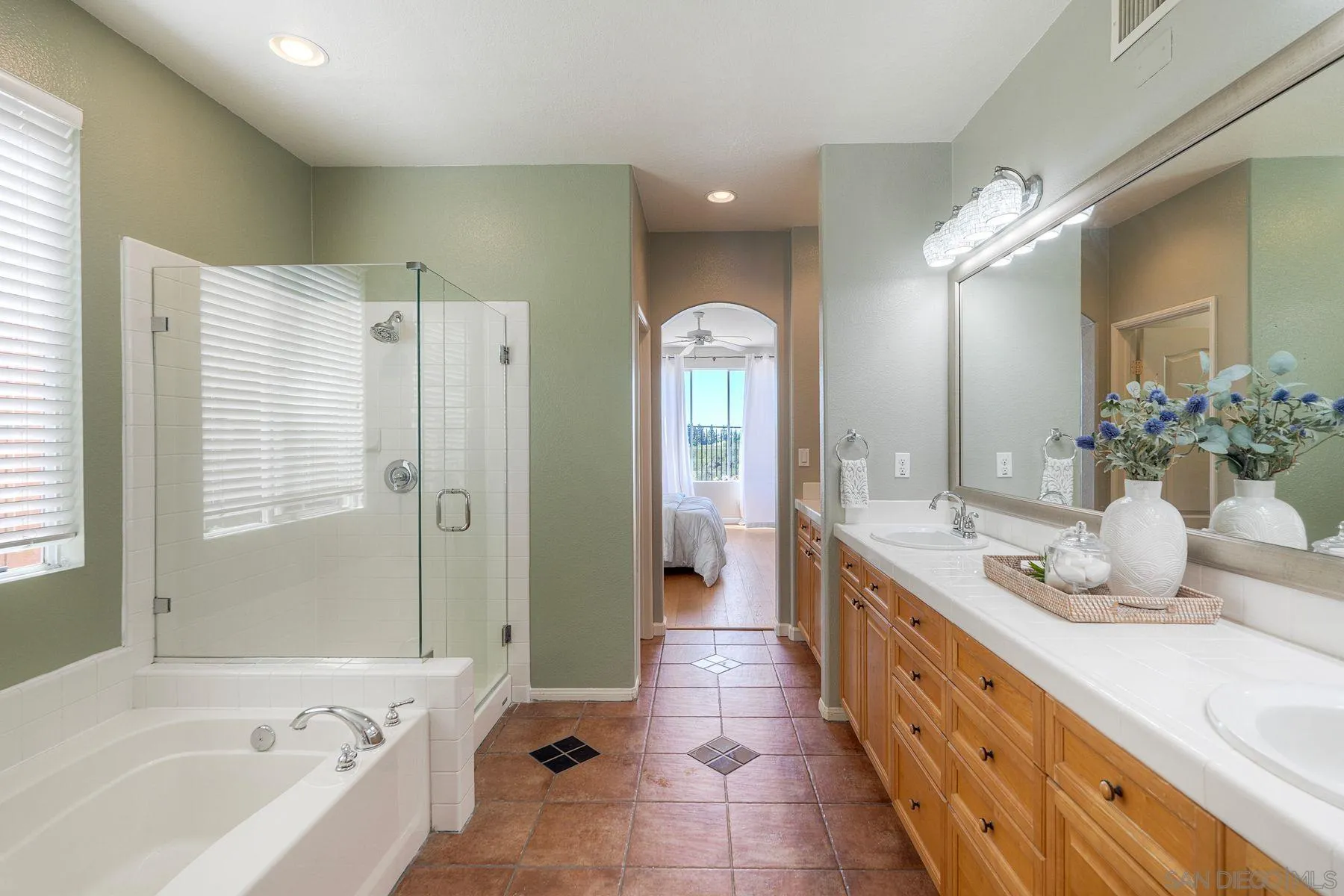 https://cdn.realtyfeed.com/cdn/127/260021518/4d234f7e7ca31b15532fb780deffa55c.webp