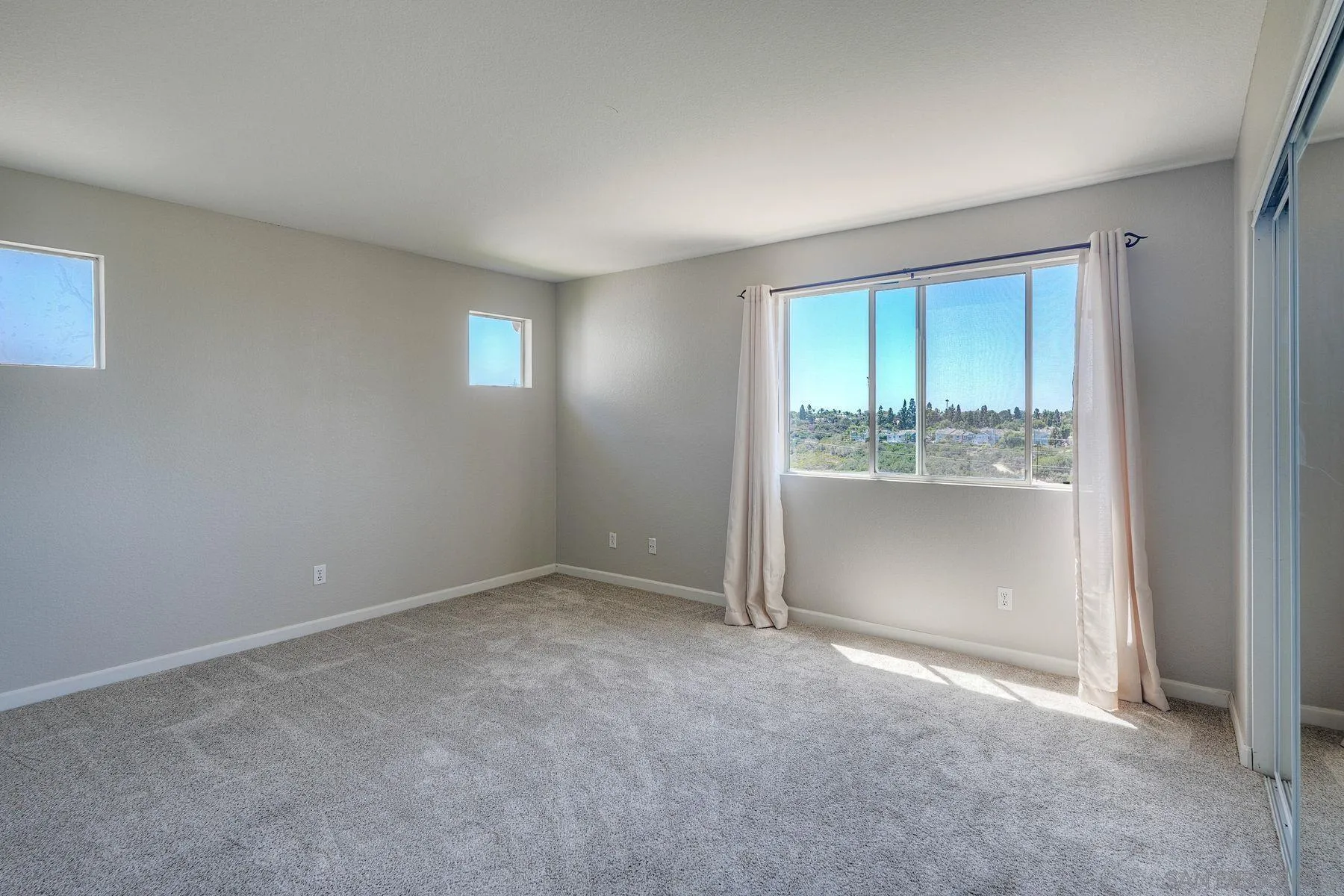 https://cdn.realtyfeed.com/cdn/127/260021518/7c770b8a87bbe649d7459d520465aaa9.webp