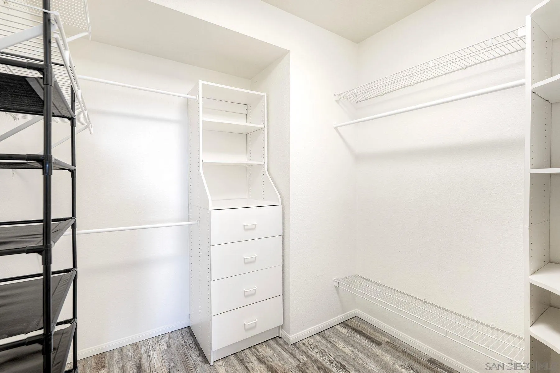 https://cdn.realtyfeed.com/cdn/127/260021518/d877c8e73dccc8c0b44e530406b52527.webp