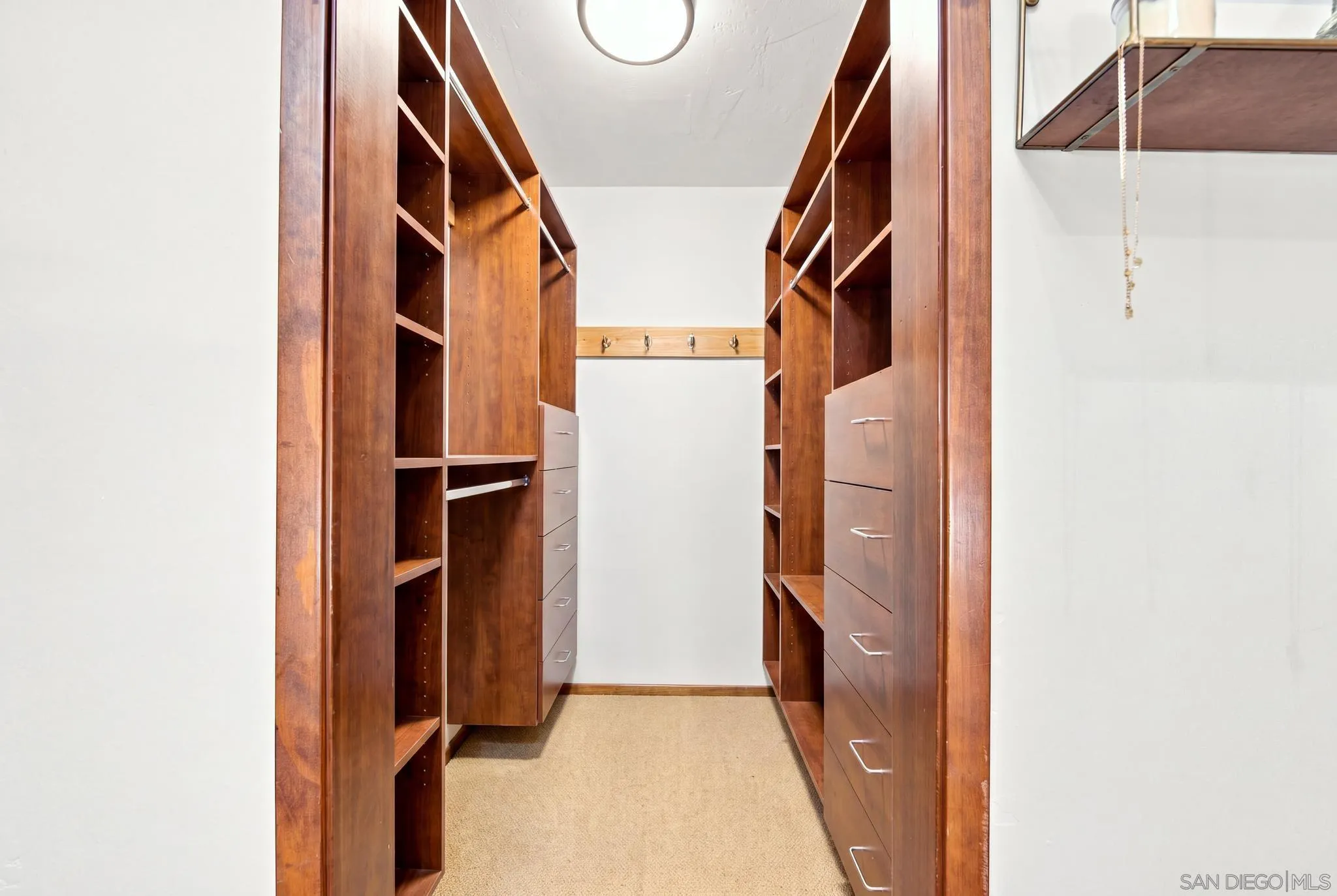 https://cdn.realtyfeed.com/cdn/127/260021522/344682a5a12907f1f5badccf90f2a9e3.webp