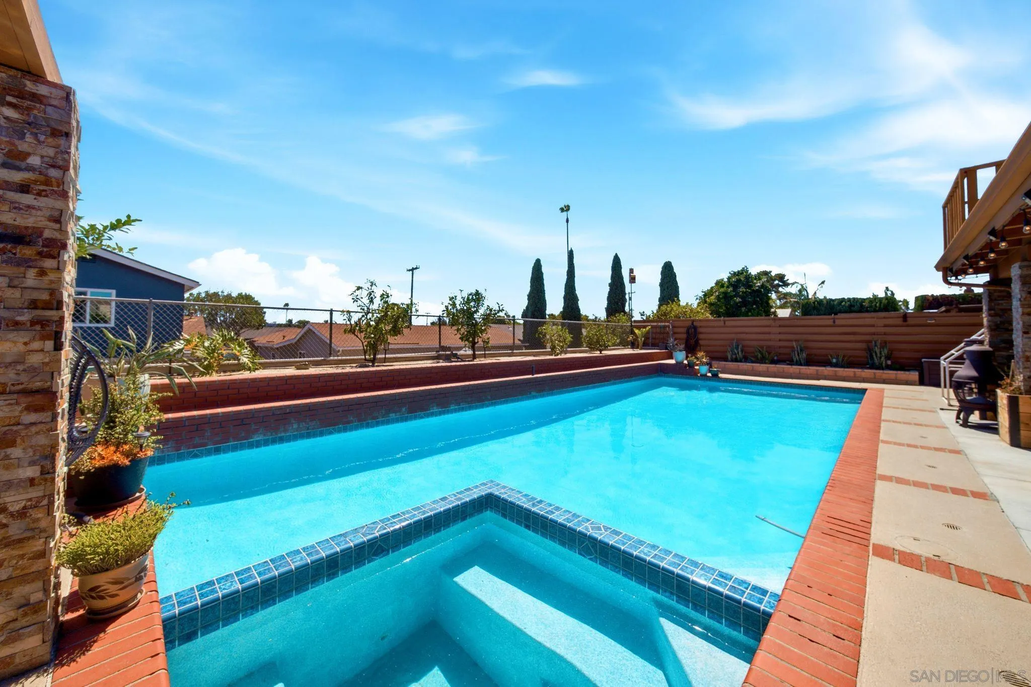 https://cdn.realtyfeed.com/cdn/127/260021522/43db0c8e8d0e186ae45f7141b9ded5c9.webp