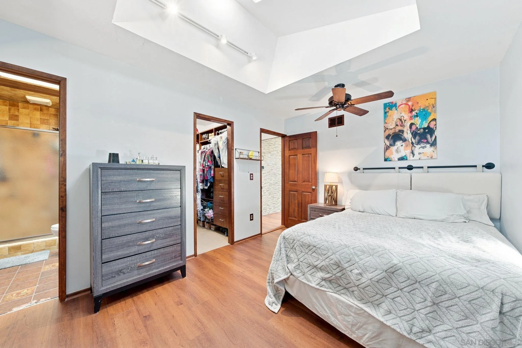 https://cdn.realtyfeed.com/cdn/127/260021522/6b6dbf7283a52d9f7f4b367e7c0c42ae.webp