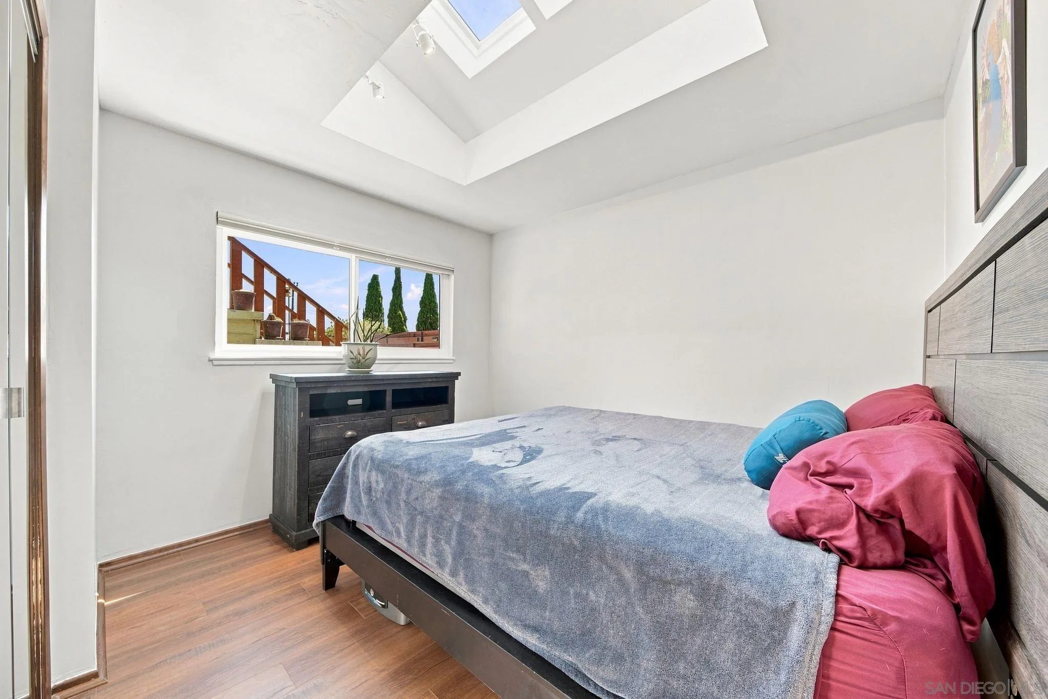 https://cdn.realtyfeed.com/cdn/127/260021522/9d32d4f560e78a655bc626650d38fef4.webp