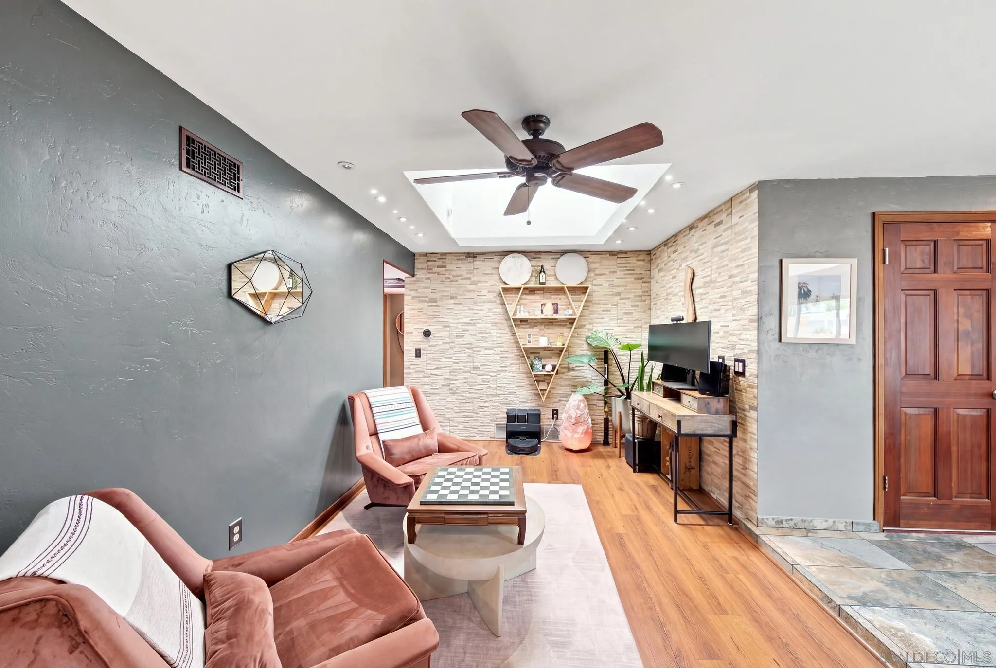 https://cdn.realtyfeed.com/cdn/127/260021522/a05081590d3355289840c3ac9486700f.webp