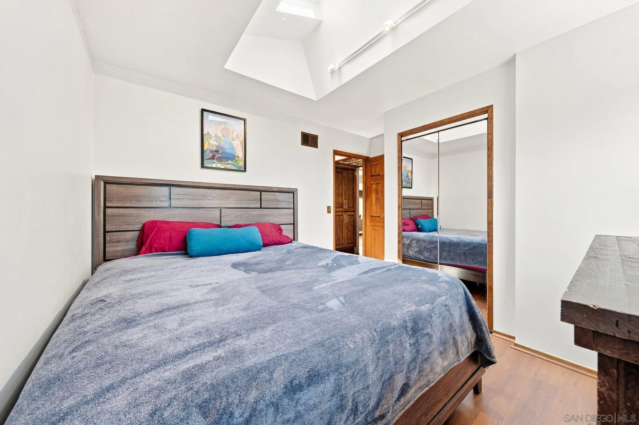 https://cdn.realtyfeed.com/cdn/127/260021522/c5f6d76ef03f3133891eff88556ca5ac.webp