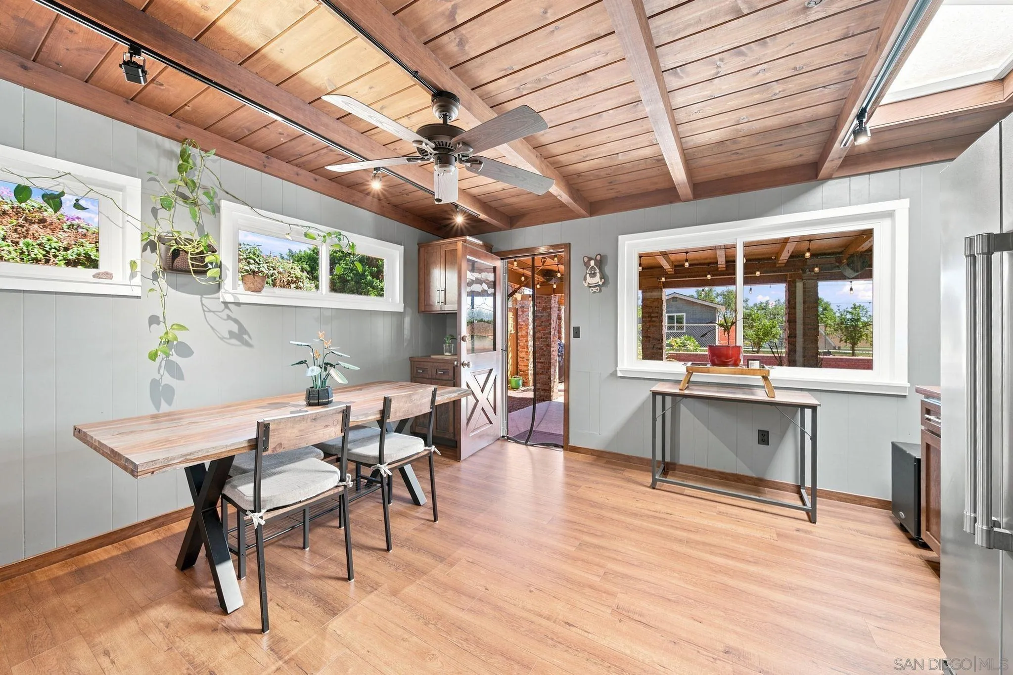 https://cdn.realtyfeed.com/cdn/127/260021522/dfa629b2b38db61774c18b09f6964c27.webp