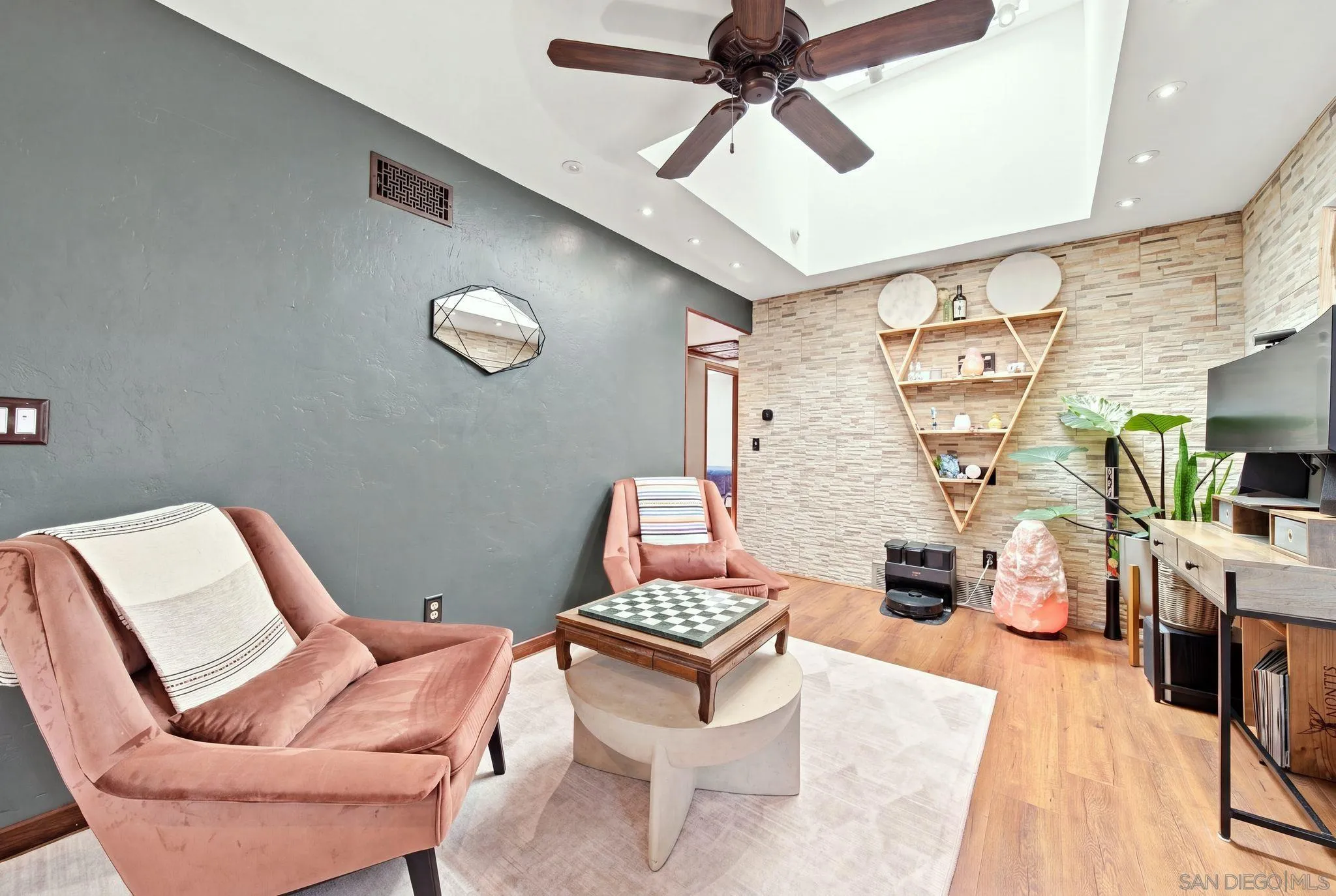 https://cdn.realtyfeed.com/cdn/127/260021522/fd1f1e4ed2e27844ea1fc565e1dc022c.webp