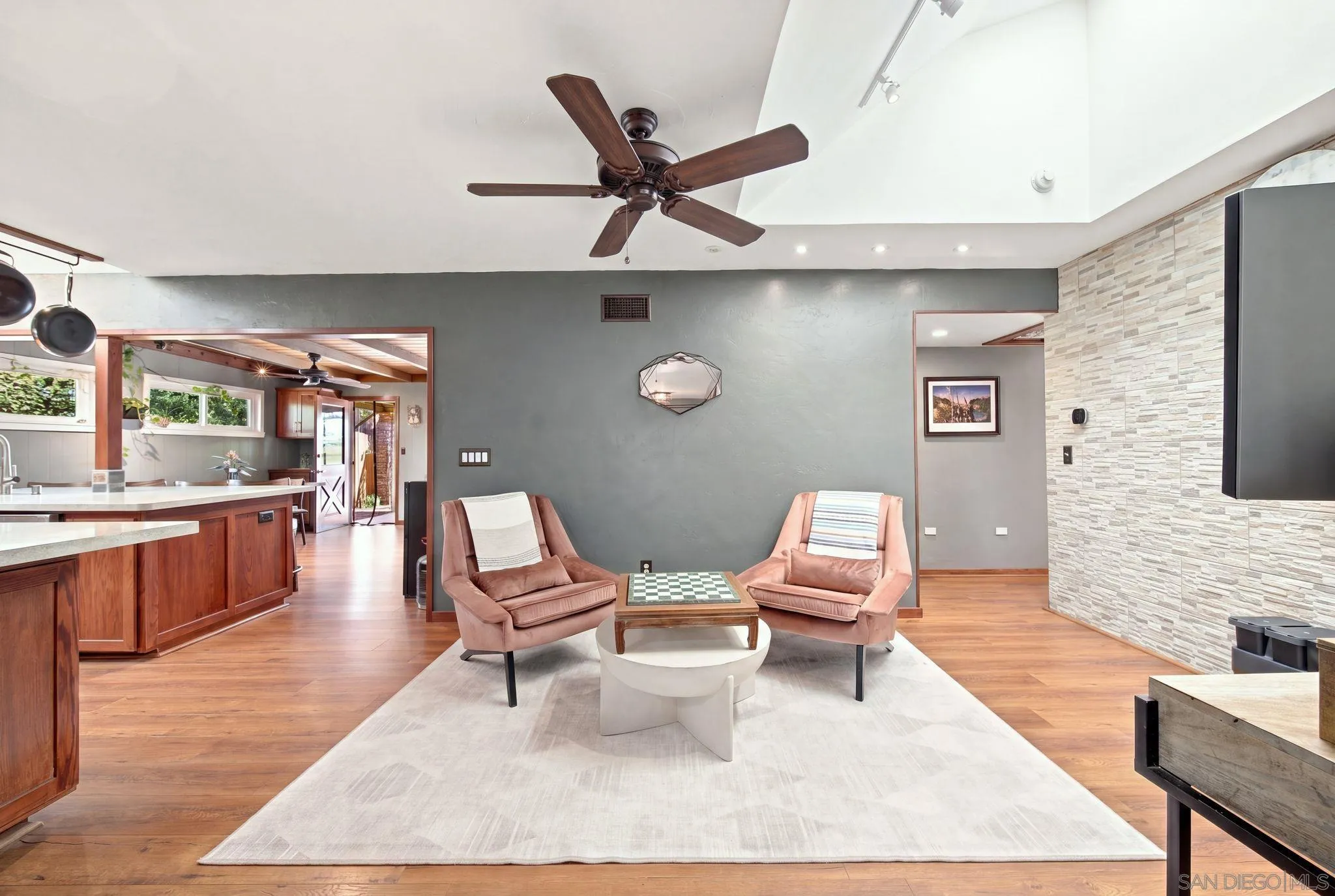 https://cdn.realtyfeed.com/cdn/127/260021522/ff1be55187d56e2d2e1a7cbac176c20a.webp