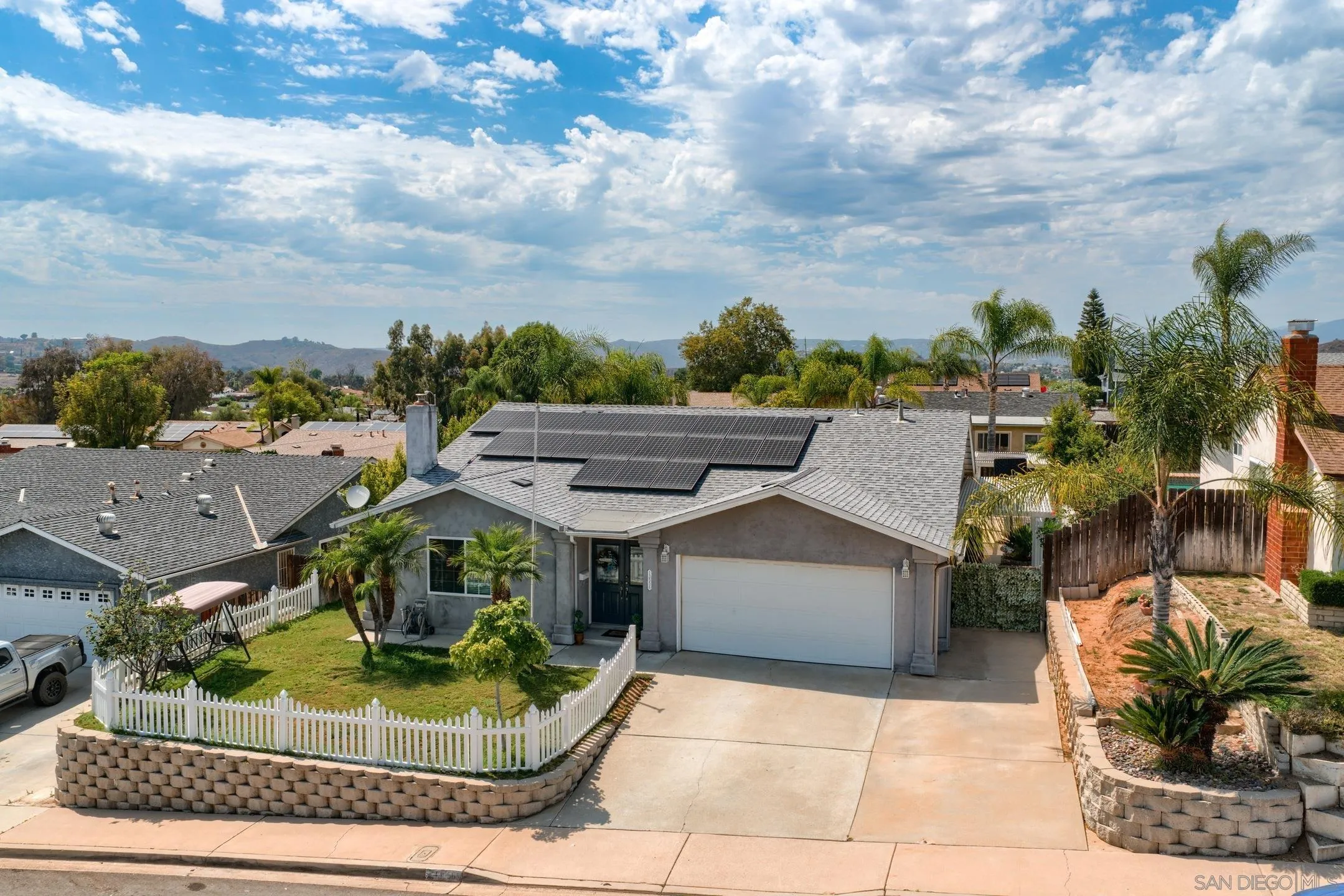 https://cdn.realtyfeed.com/cdn/127/260021523/37d3cc9d0a467a9f4cf27cc526837a06.webp