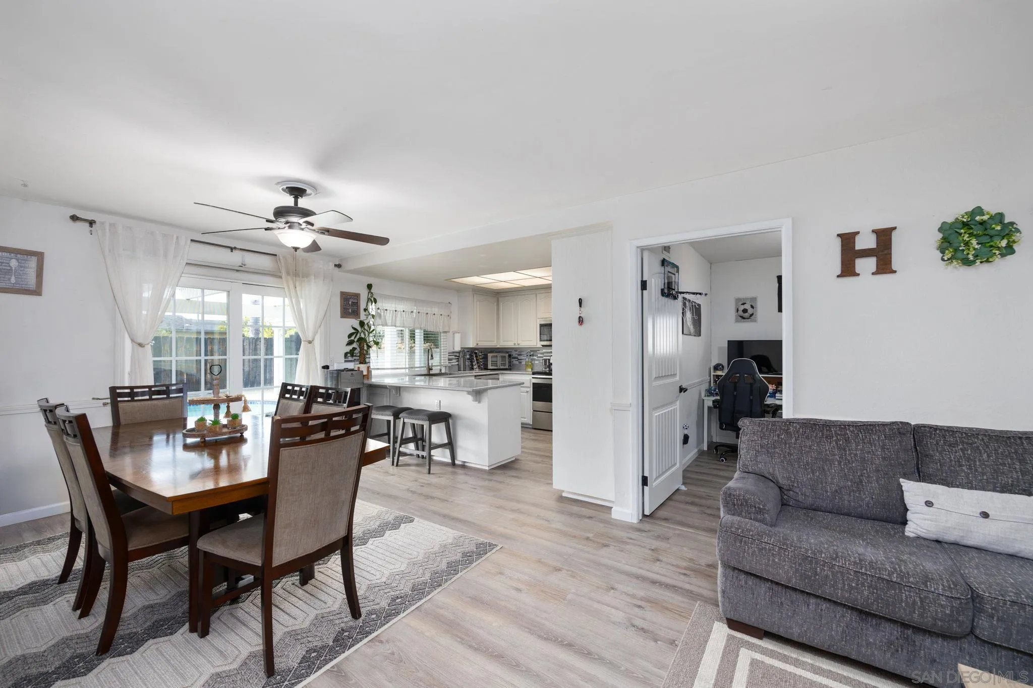 https://cdn.realtyfeed.com/cdn/127/260021523/6f63be7b8cdaff2b77eab4fae213356c.webp