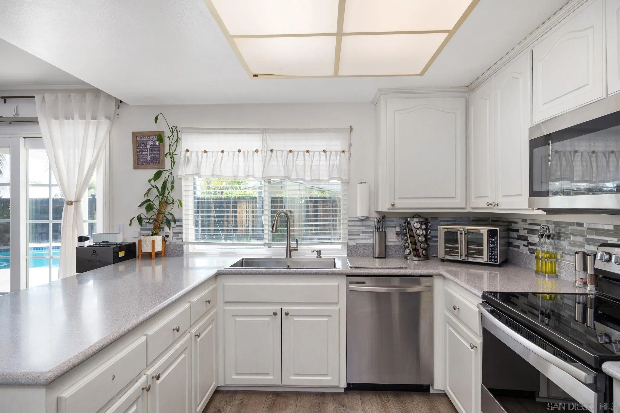 https://cdn.realtyfeed.com/cdn/127/260021523/ed2c49670a0a48692a66353370a7684f.webp