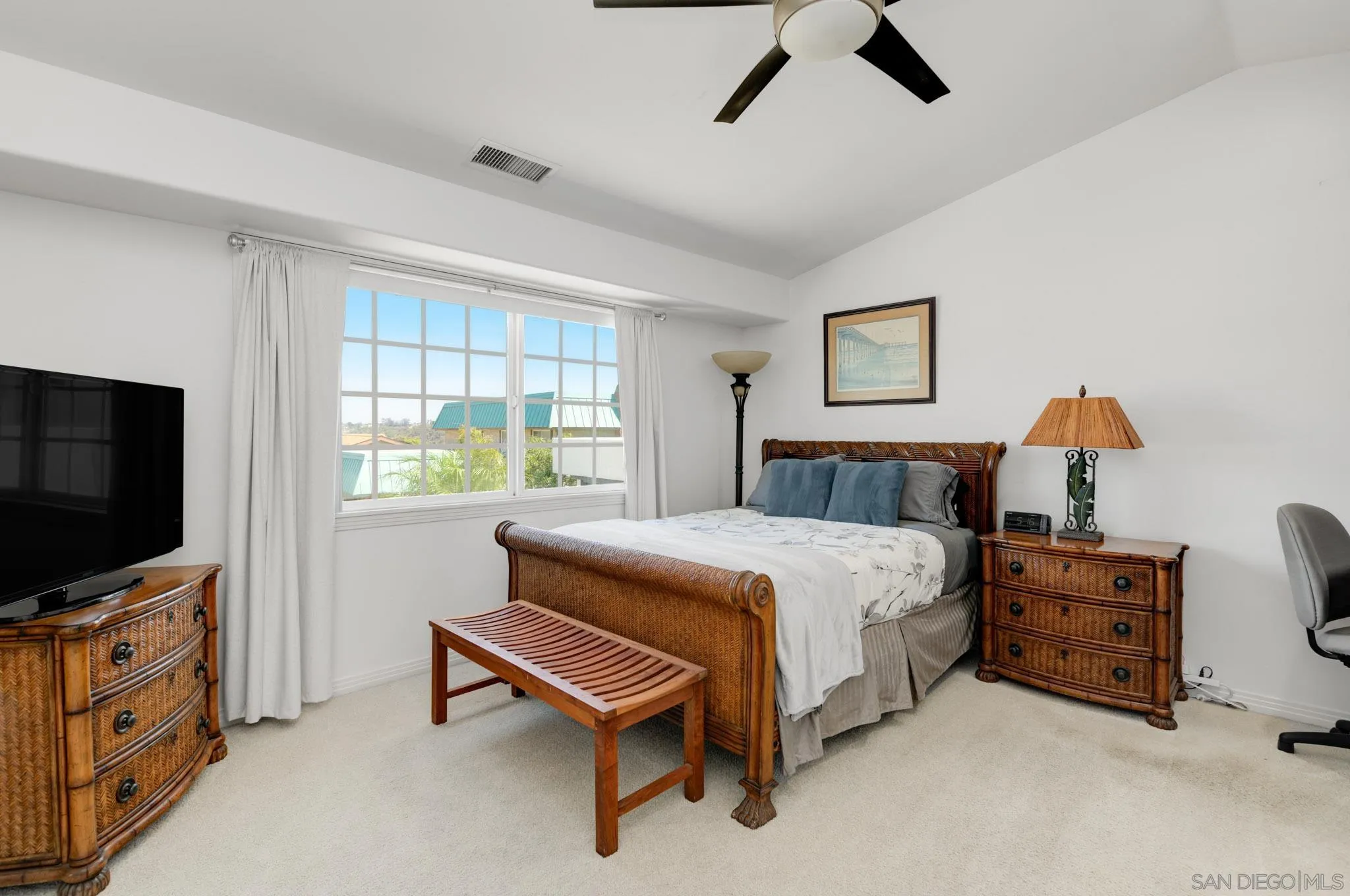 https://cdn.realtyfeed.com/cdn/127/260021524/0fcb4f2cc193e87a3bcc9b74127f85ce.webp