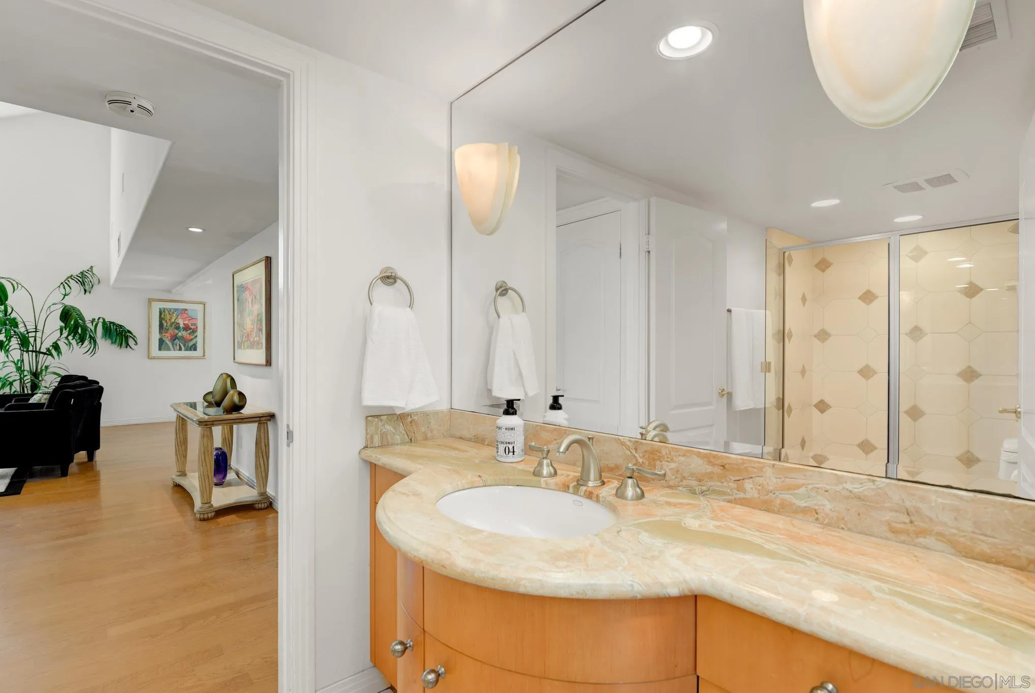 https://cdn.realtyfeed.com/cdn/127/260021524/75bac115702ba174f9de4e8ea0d7a529.webp