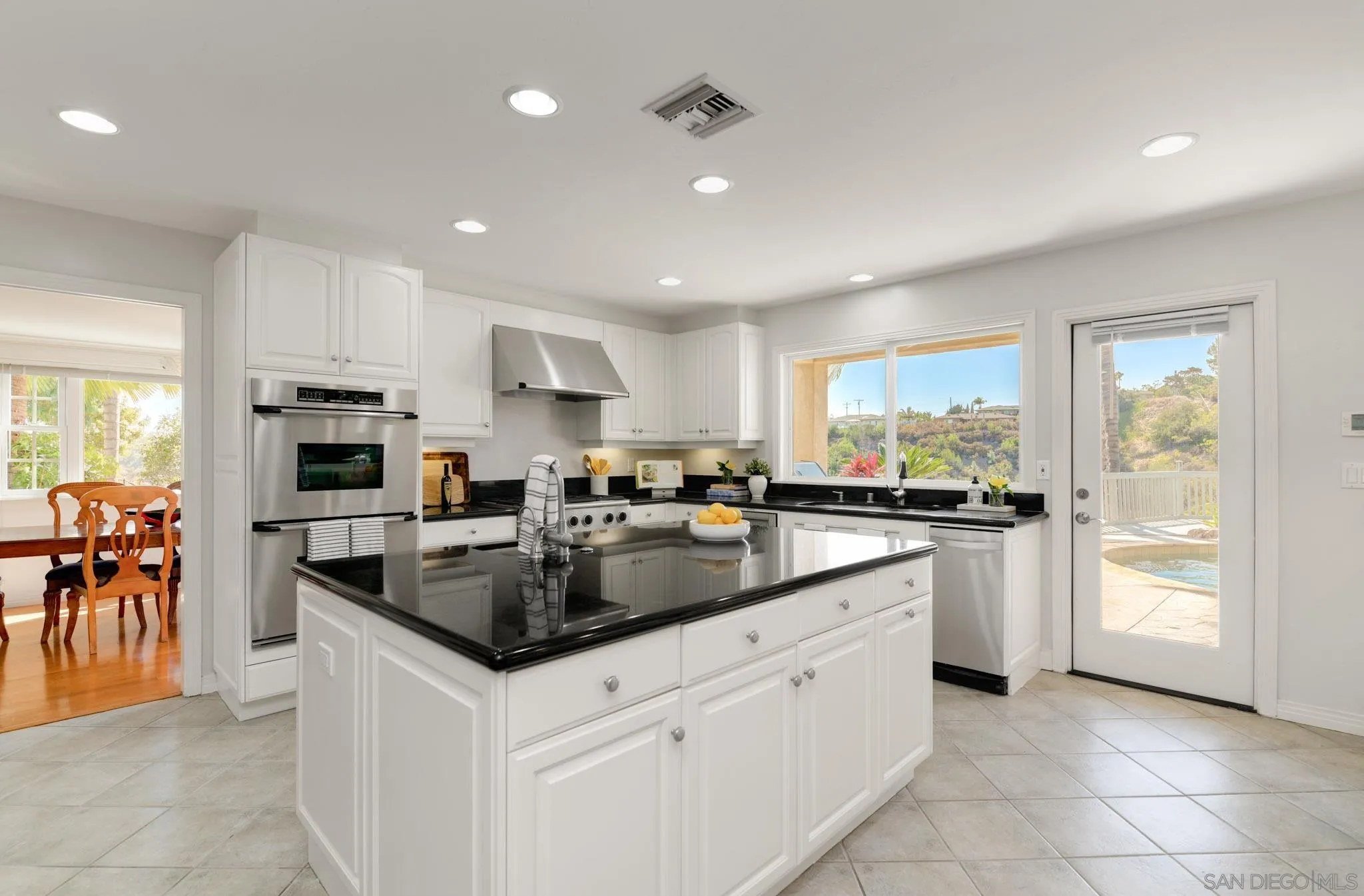 https://cdn.realtyfeed.com/cdn/127/260021524/a784357a30a58853c6d6bf9f1db47867.webp