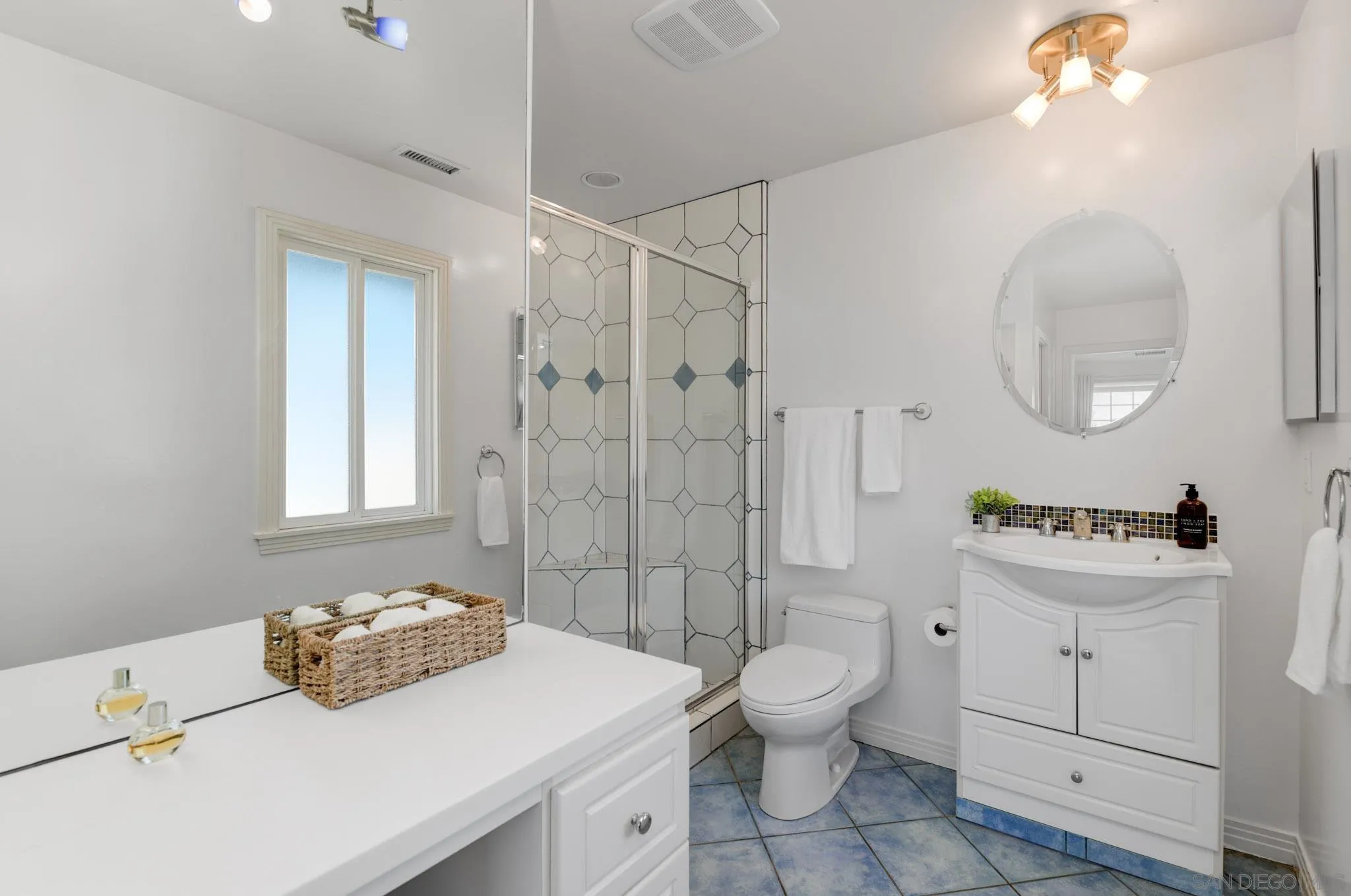 https://cdn.realtyfeed.com/cdn/127/260021524/aa803b449aa5934a205ade0d926ae21a.webp