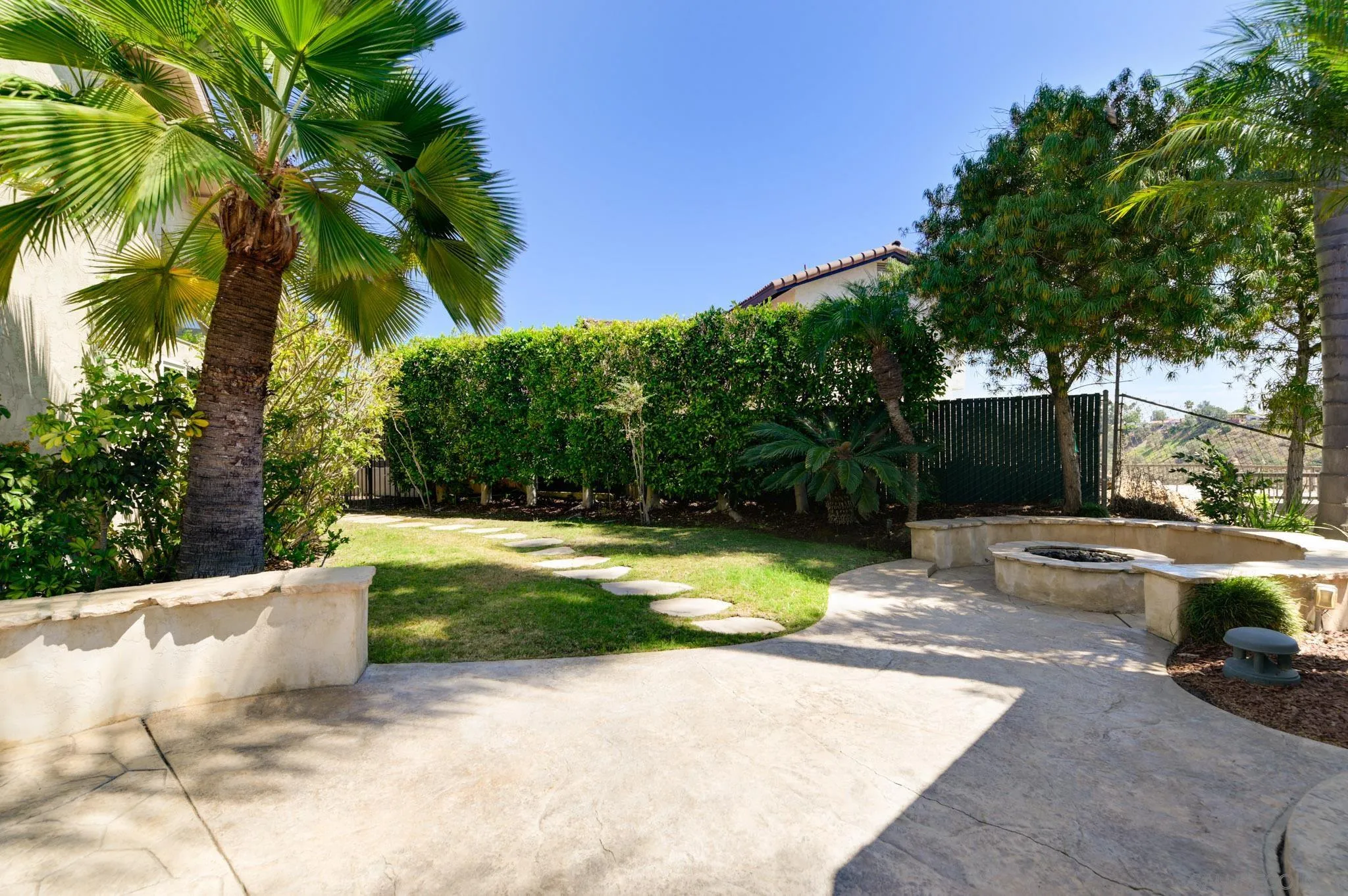 https://cdn.realtyfeed.com/cdn/127/260021524/c178809f65469c4c5659f639180d33a2.webp