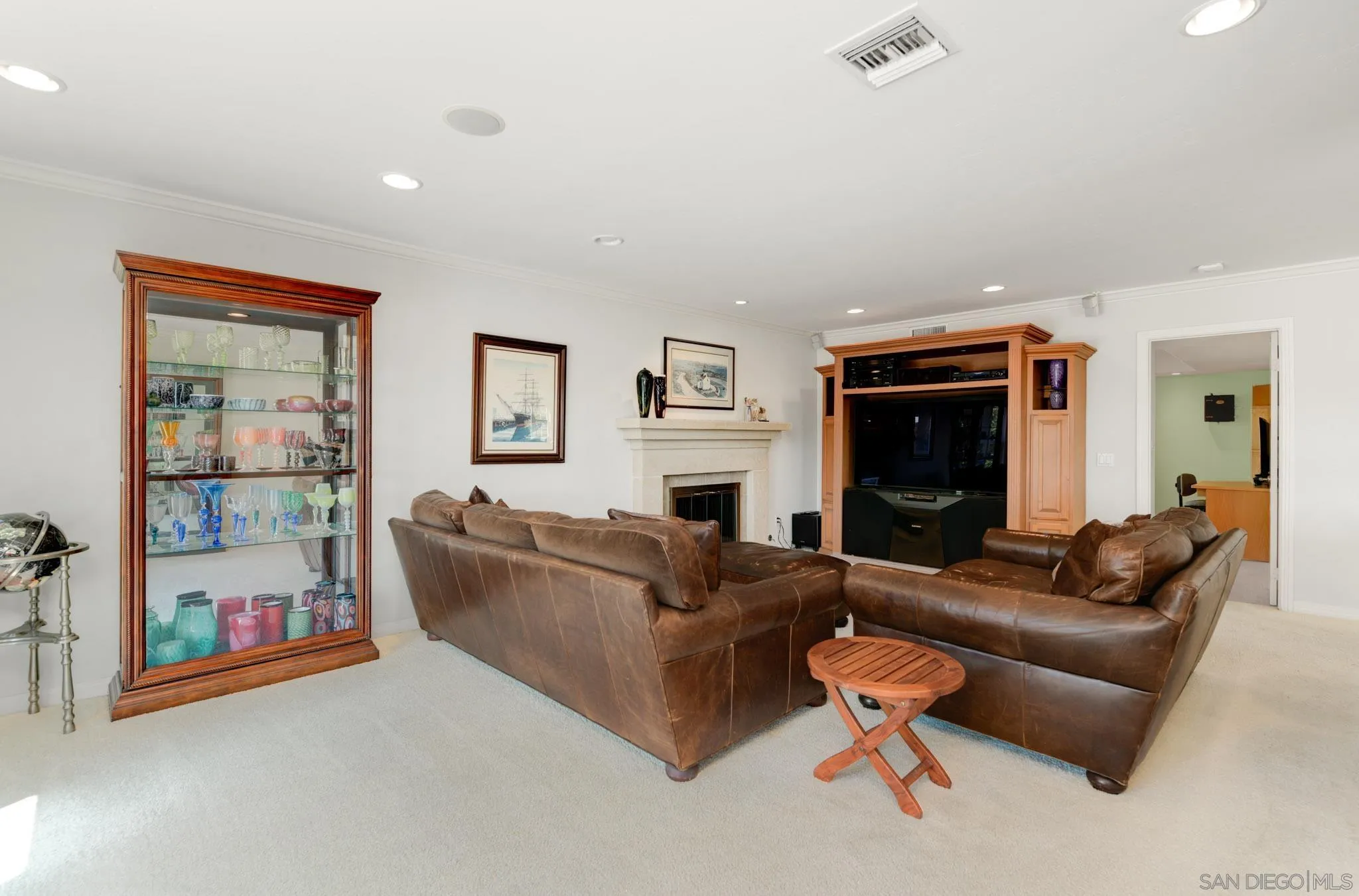 https://cdn.realtyfeed.com/cdn/127/260021524/dcc54665a8ebc621aa6847d9de96977a.webp
