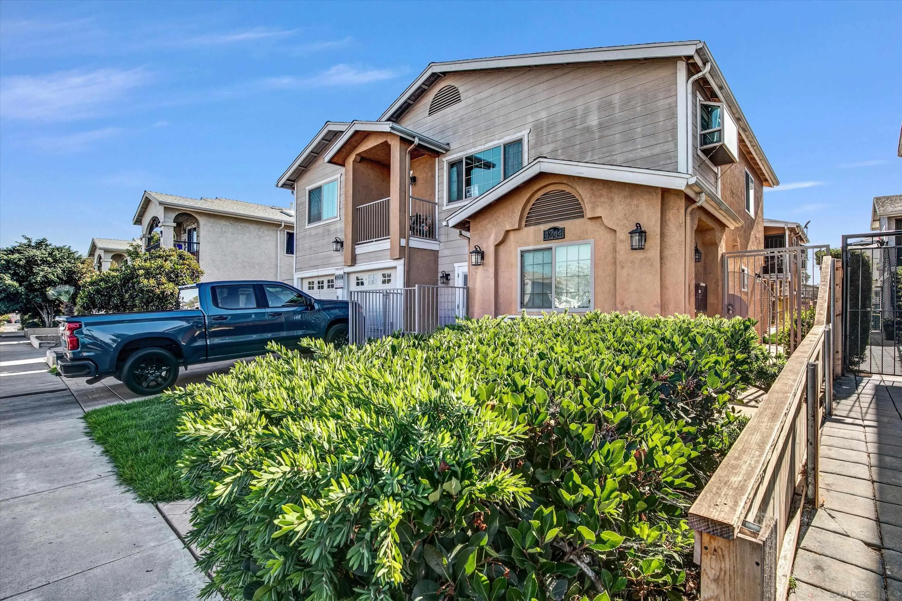 https://cdn.realtyfeed.com/cdn/127/260021525/ee7ae0a4caac8ca14eb8ac94b107599e.webp