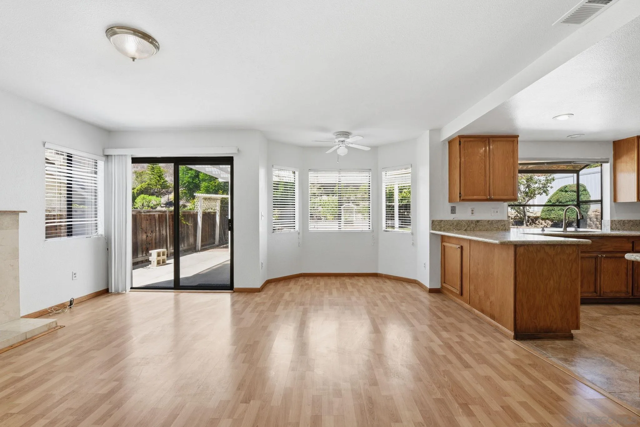 https://cdn.realtyfeed.com/cdn/127/260021528/011942e7f9777a238f932105e862ba51.webp