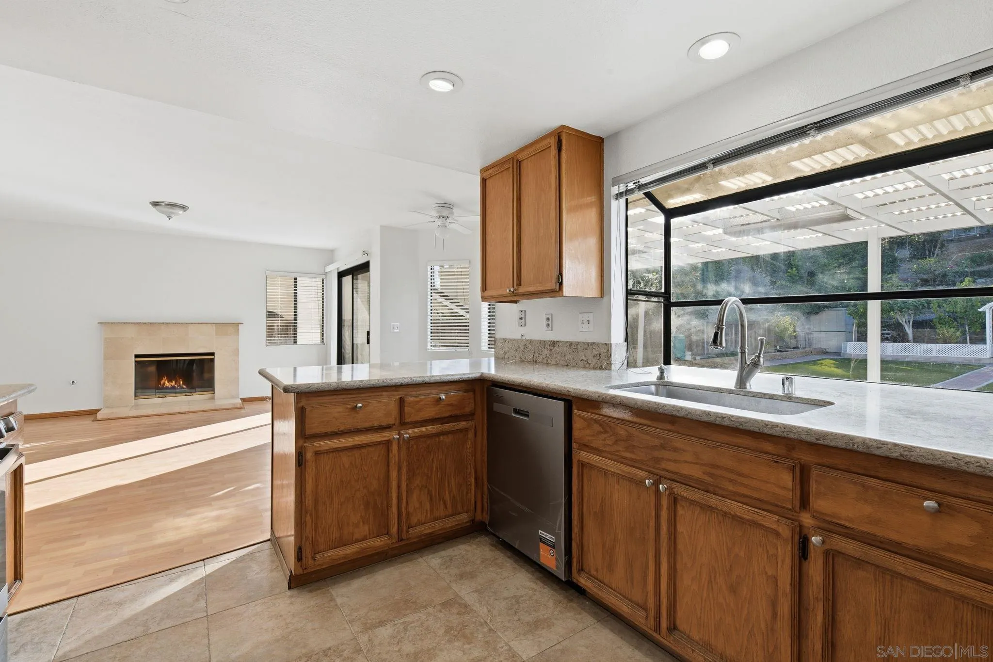 https://cdn.realtyfeed.com/cdn/127/260021528/1bb6443cea925963ce3b68642575c595.webp