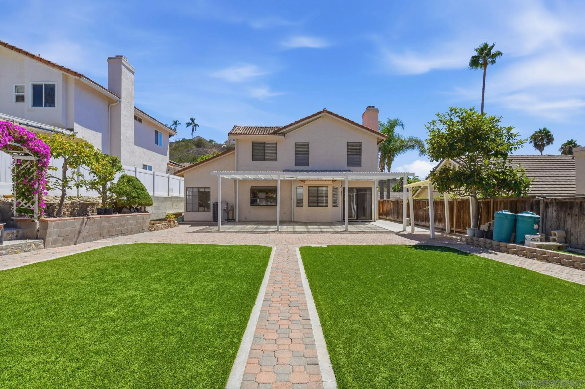 https://cdn.realtyfeed.com/cdn/127/260021528/5bfc11a4334a7723f51b9860a0601d72.webp