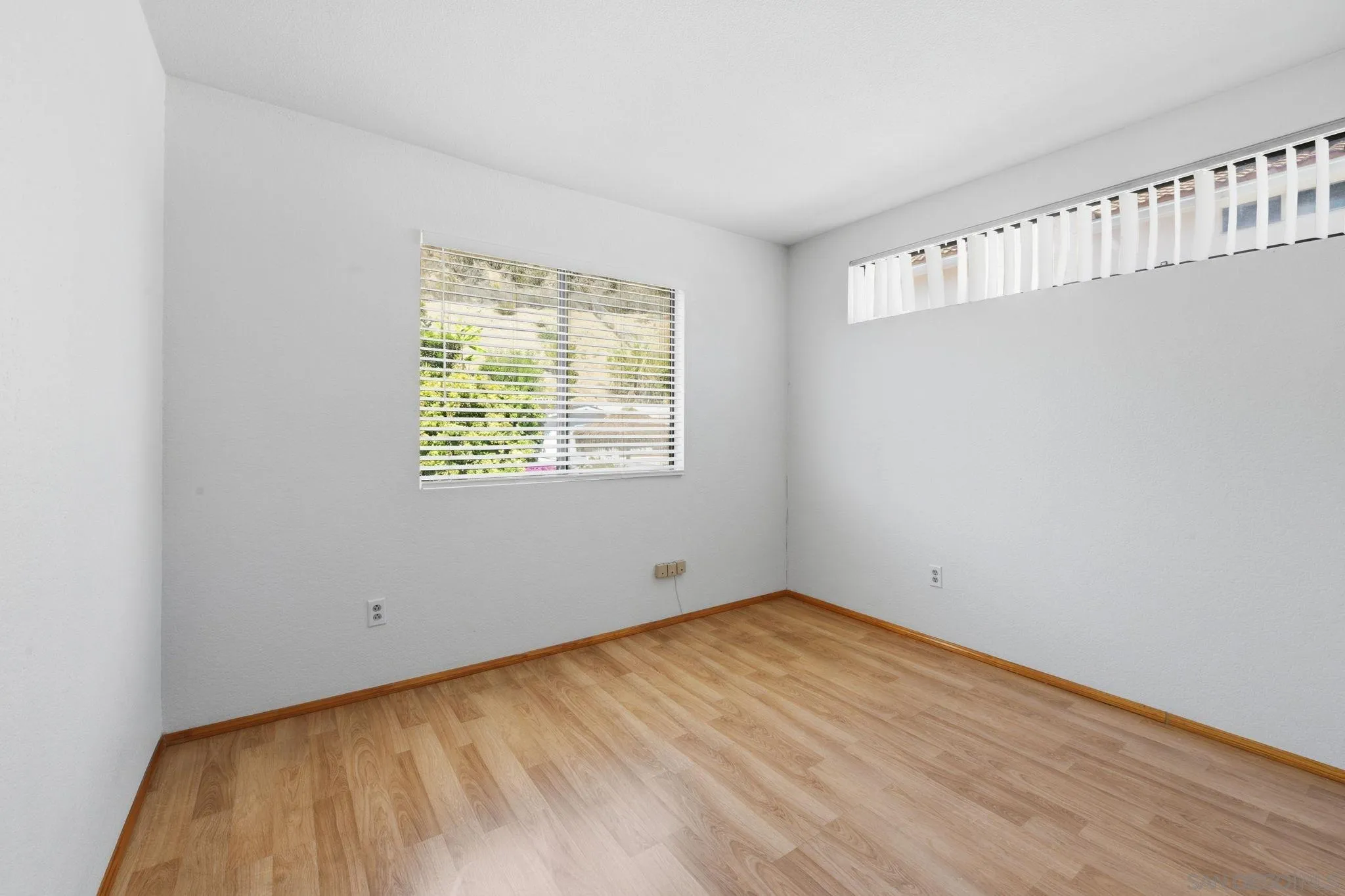https://cdn.realtyfeed.com/cdn/127/260021528/6f7d35a35a911bba7b5fb2aefe0f6f1a.webp
