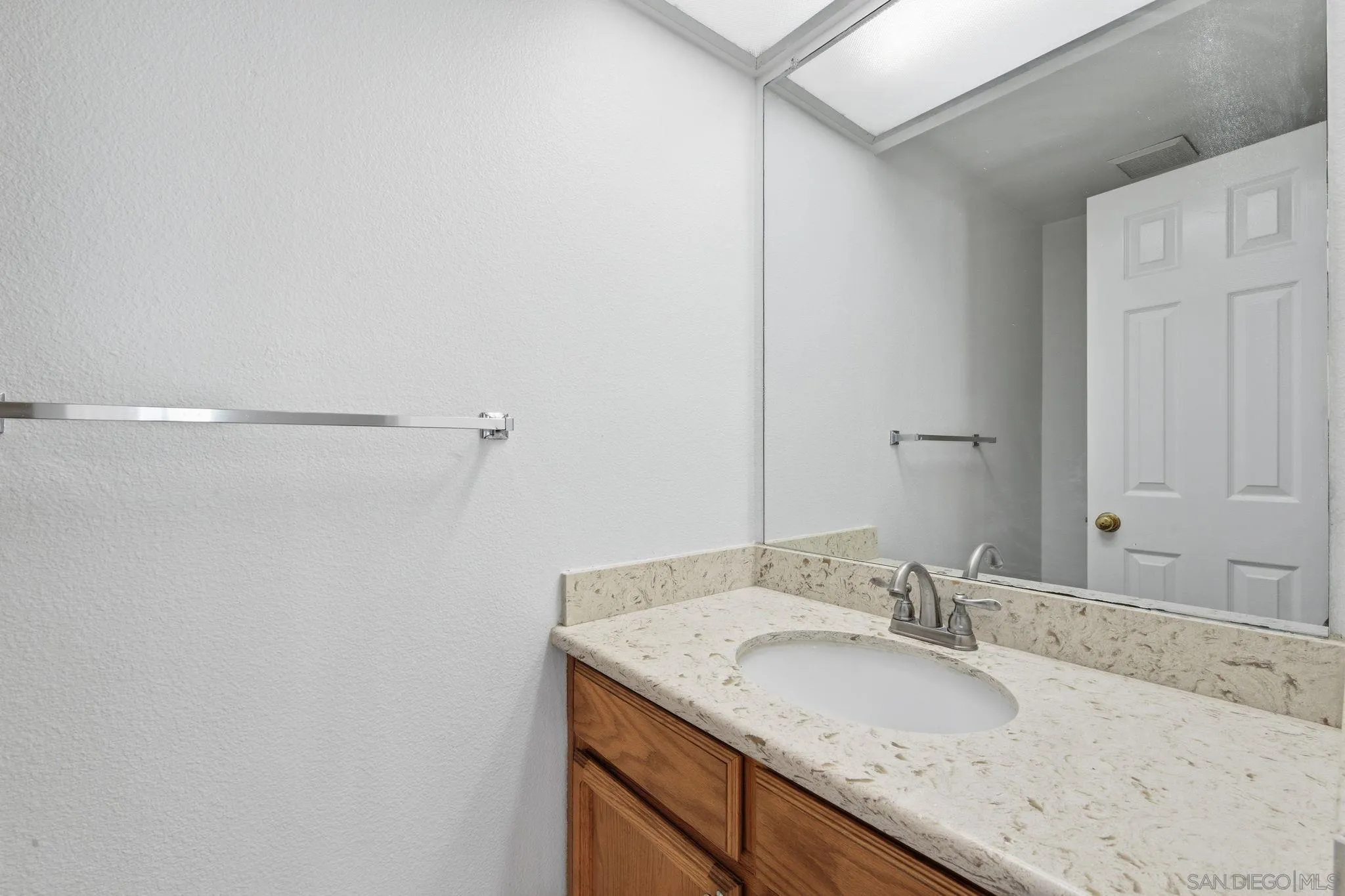 https://cdn.realtyfeed.com/cdn/127/260021528/7b331c69c327300ed82bf8be3a8abe6f.webp