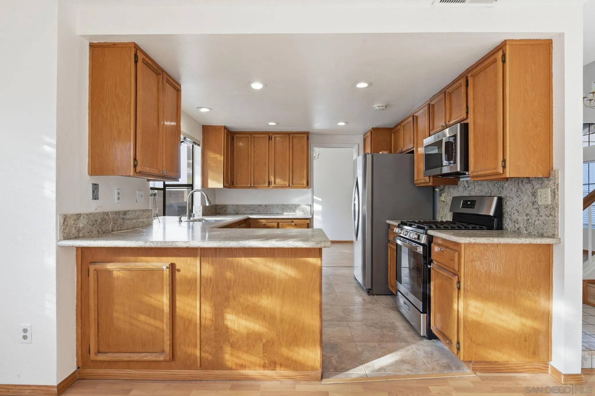 https://cdn.realtyfeed.com/cdn/127/260021528/852cadea4c66b491df939c50a363a93d.webp