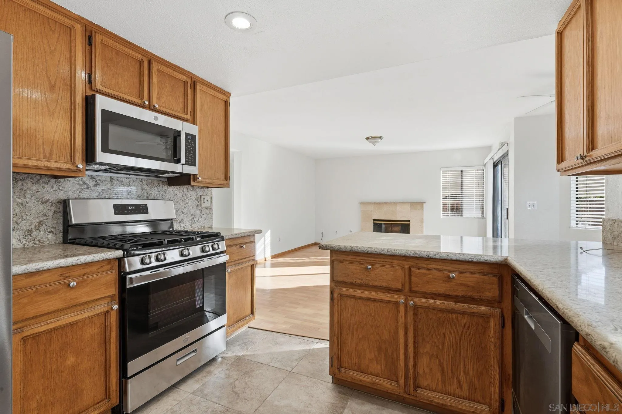 https://cdn.realtyfeed.com/cdn/127/260021528/88da13ccb0bda5b4be83ded5d332bd39.webp