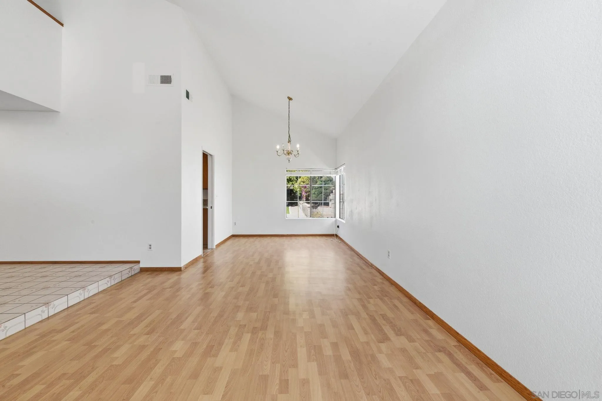 https://cdn.realtyfeed.com/cdn/127/260021528/b29fb42c48b6d7fe4858e9b5240f4d1e.webp