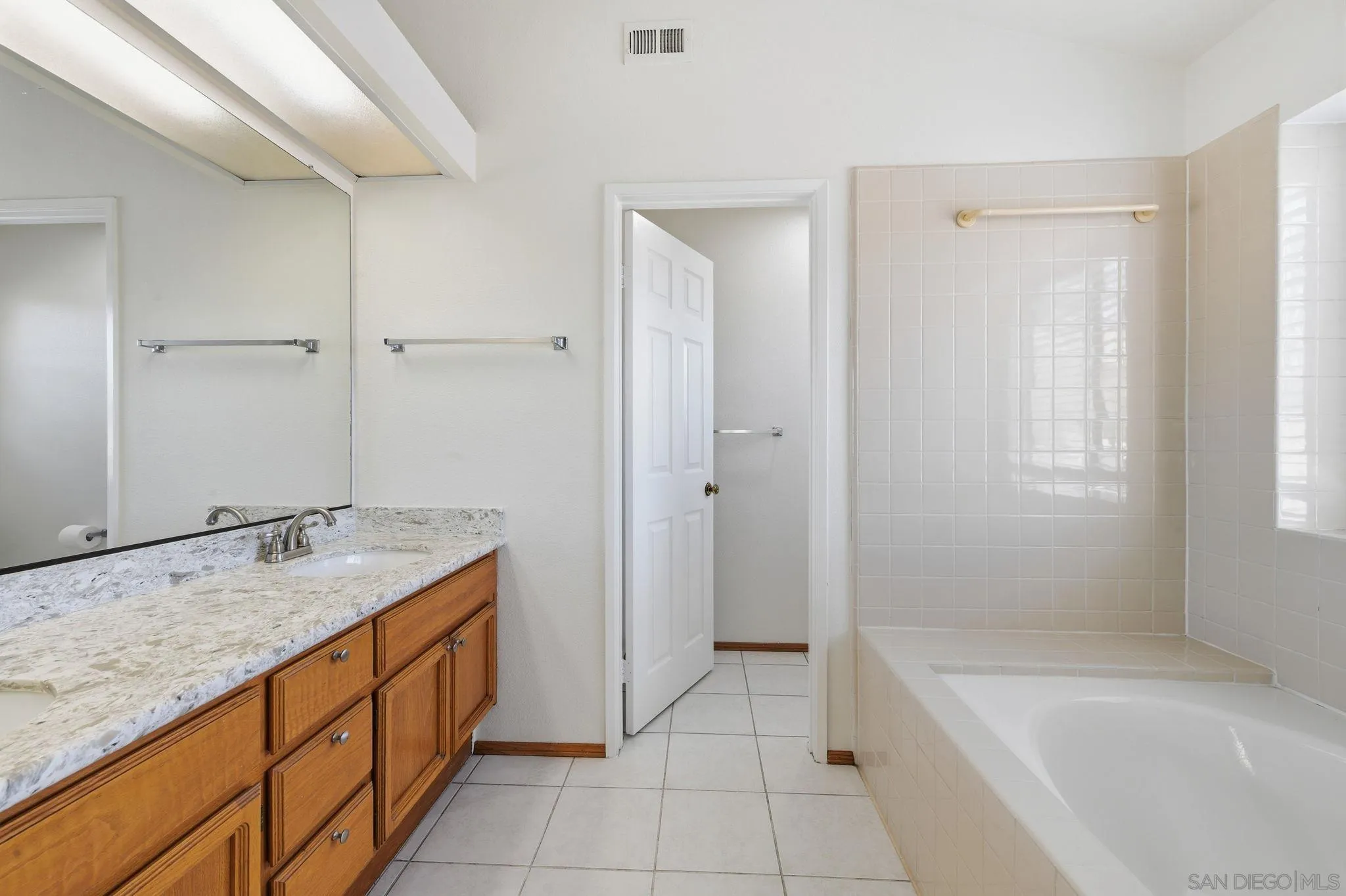 https://cdn.realtyfeed.com/cdn/127/260021528/b4ad1d9b8ff22e08d292a85a1c959749.webp