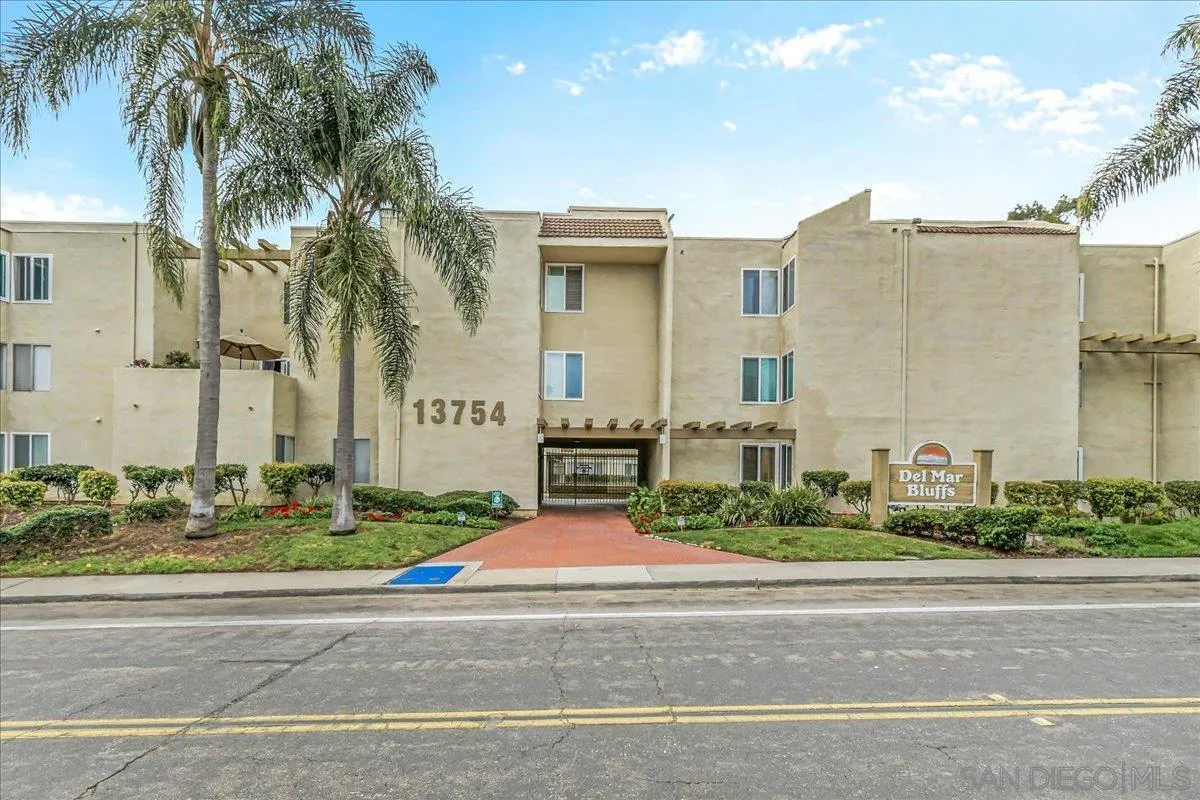 https://cdn.realtyfeed.com/cdn/127/260021532/8ddd7790e8aab71207e6b5718dab51d8.webp