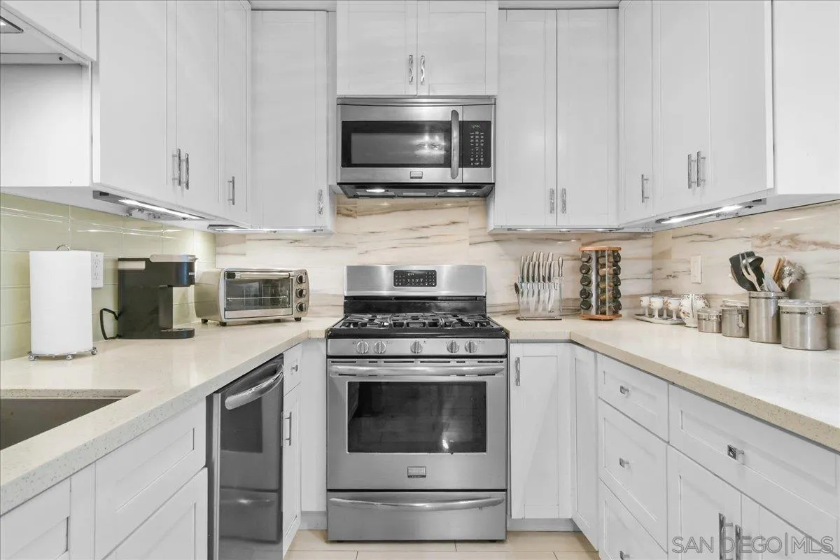 13754 Mango Dr Unit 123, Del Mar, CA 92014 - Photo 3 of 12, Del Mar, CA