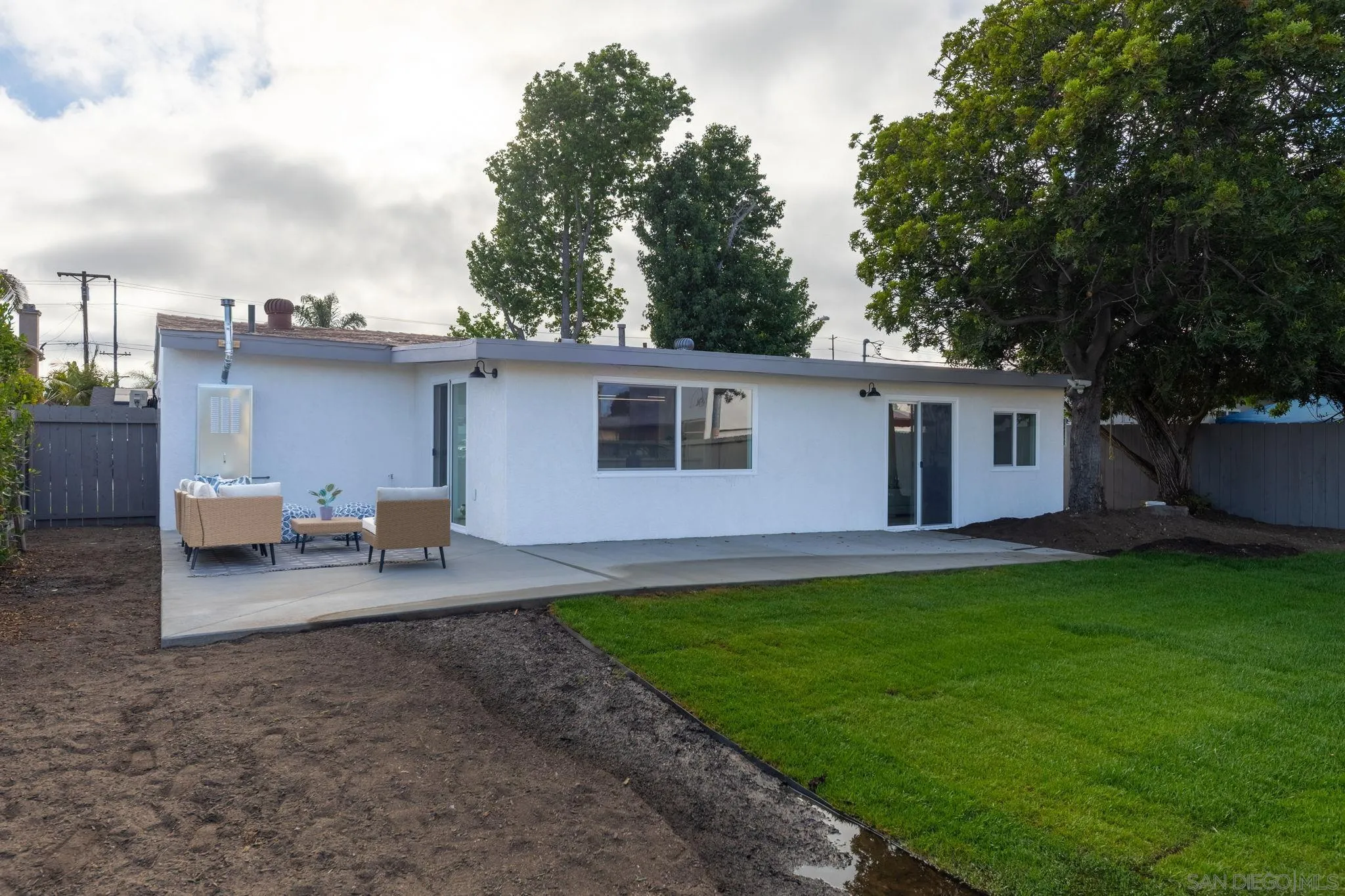 https://cdn.realtyfeed.com/cdn/127/260021534/20818346d73294463381394a721bbaa6.webp