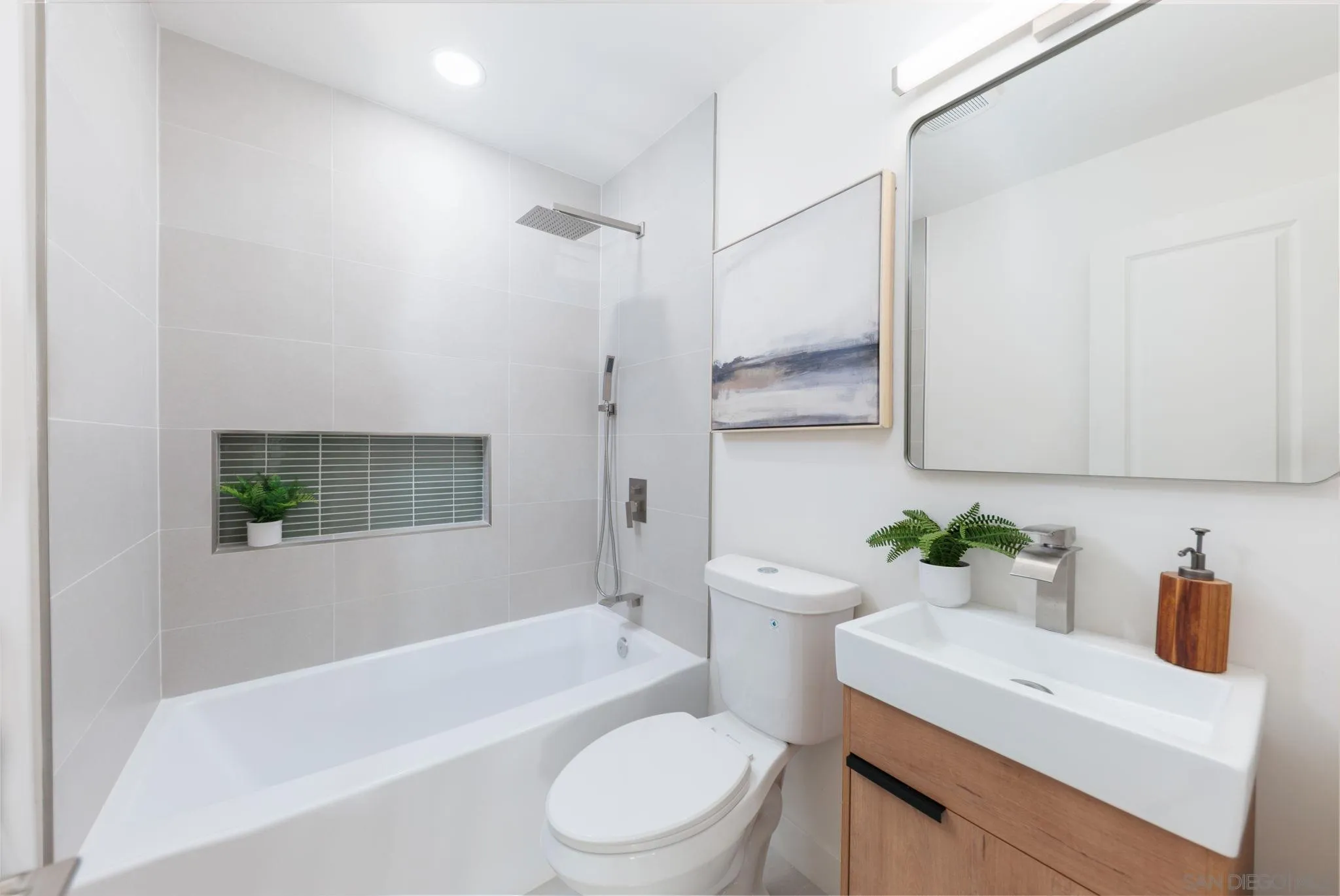 https://cdn.realtyfeed.com/cdn/127/260021534/98c881b02eaee31087179dcdba7512e8.webp