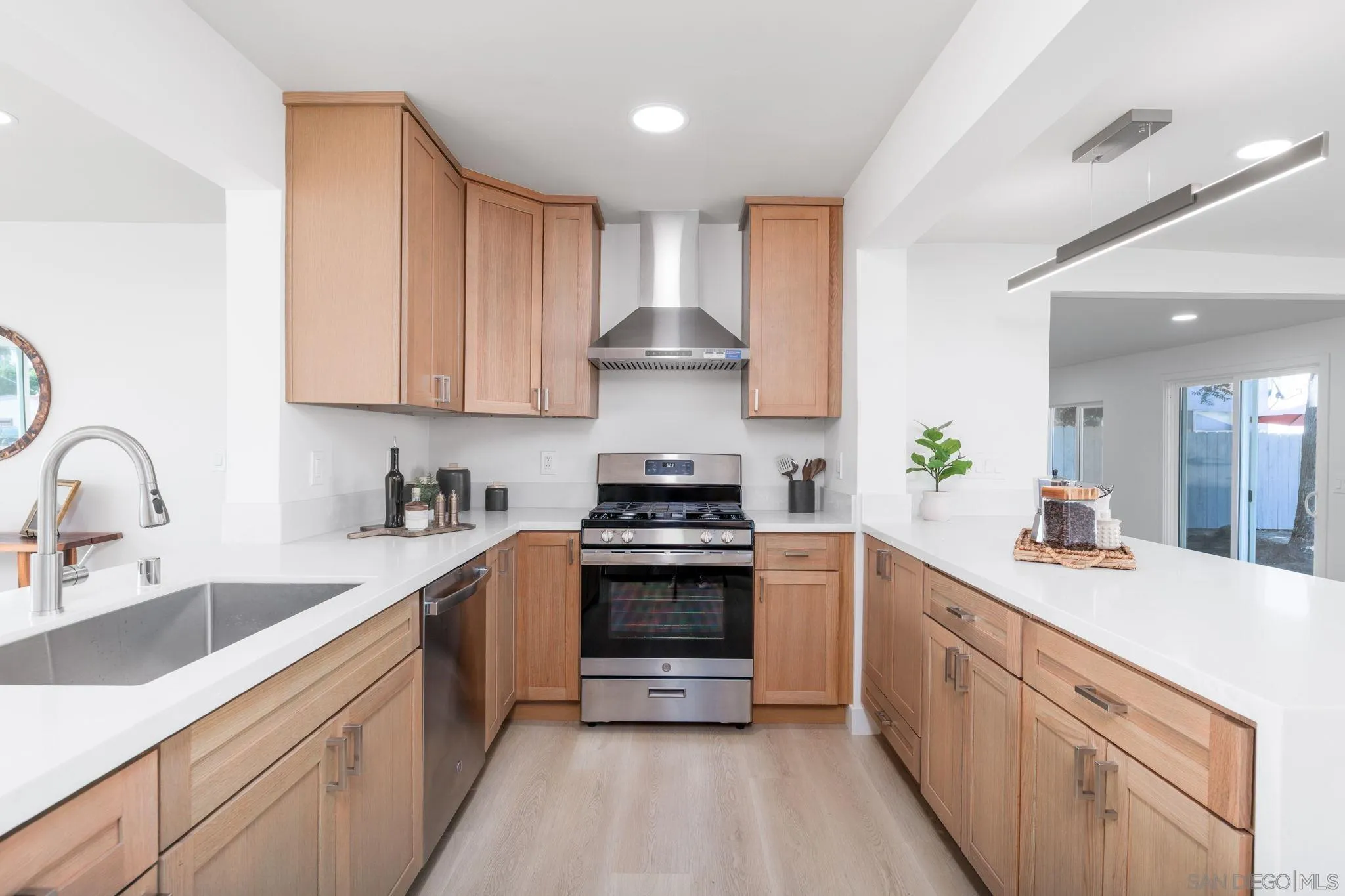 https://cdn.realtyfeed.com/cdn/127/260021534/9c11c5df7bbcfa7aee114aa0640dbd1b.webp