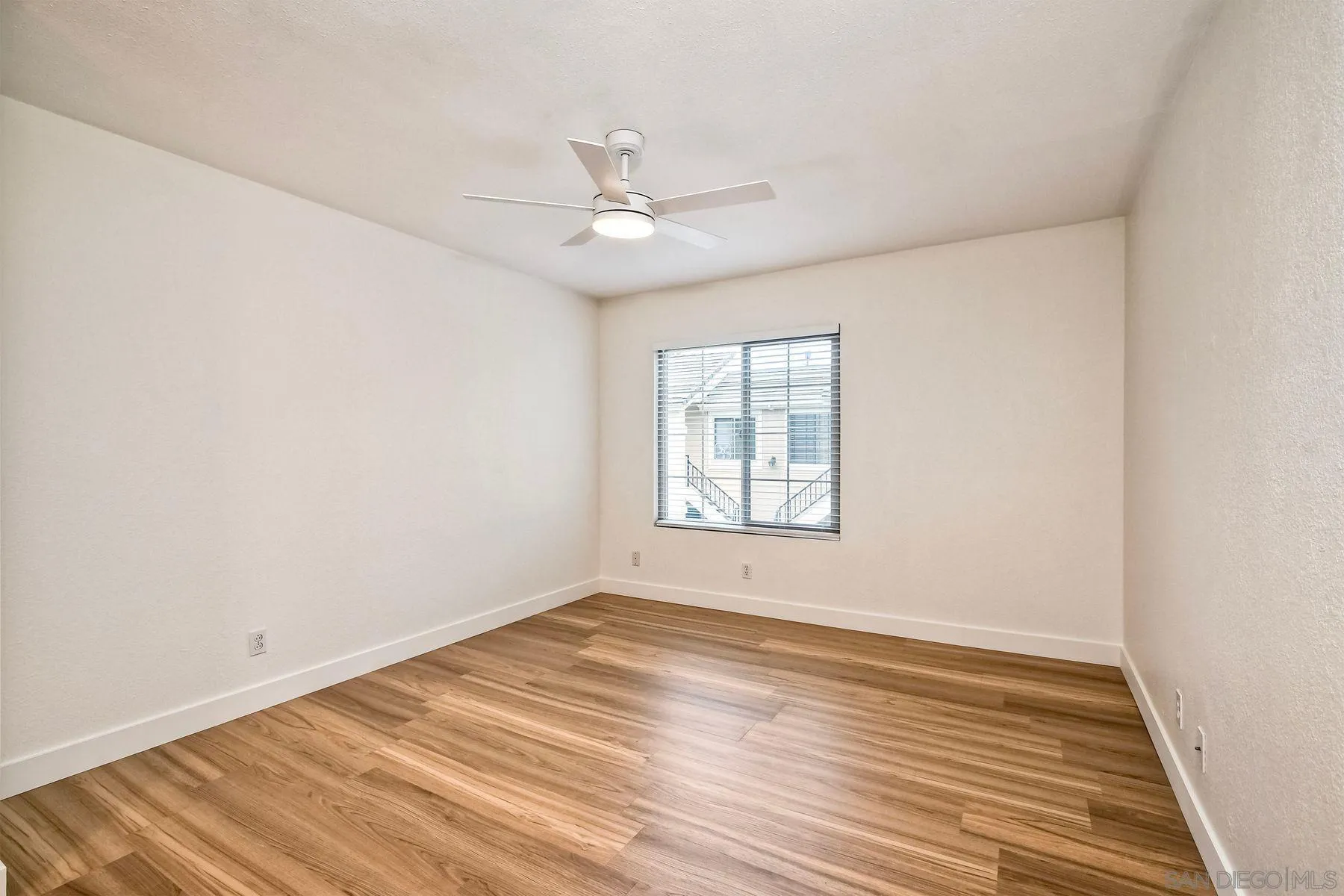 https://cdn.realtyfeed.com/cdn/127/260021535/f2080c0da2d6c38aafc1bd5c442ed2e5.webp