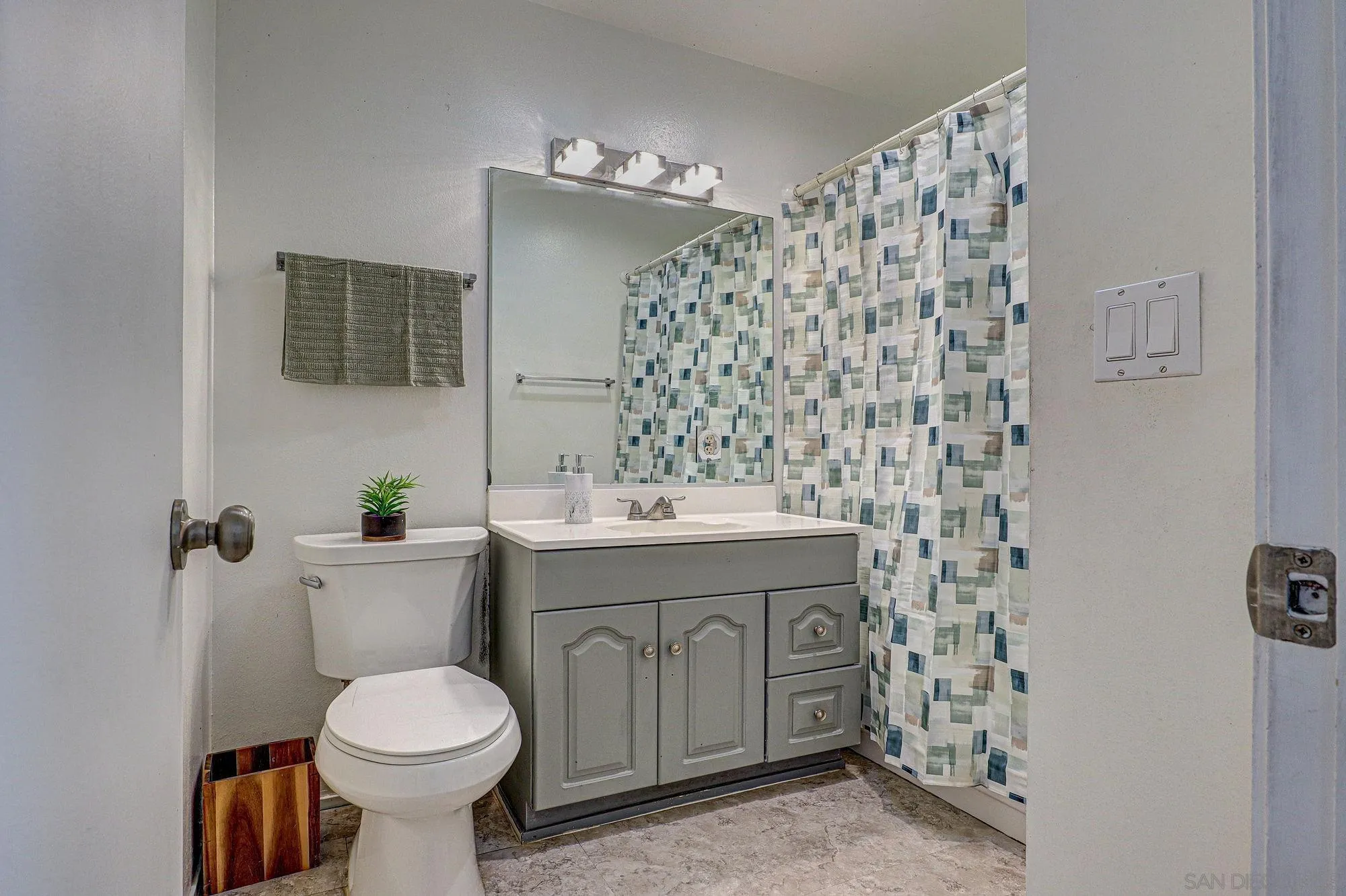 https://cdn.realtyfeed.com/cdn/127/260021537/aea65965c59d5351d408977e42230378.webp