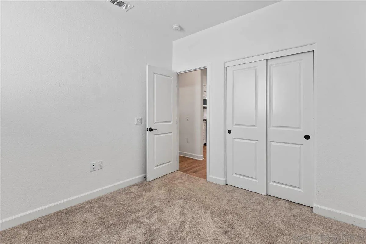 https://cdn.realtyfeed.com/cdn/127/260021540/012551bdad7cc1cc19497d618e5b99cb.webp