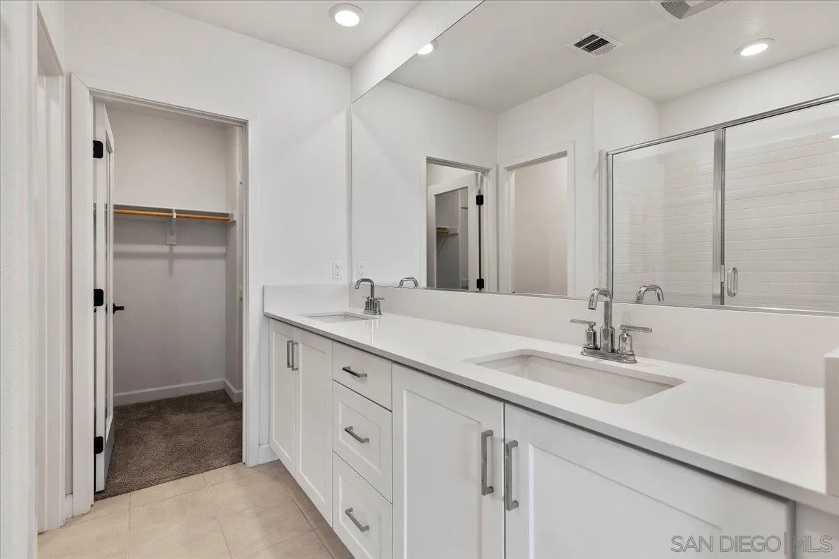 https://cdn.realtyfeed.com/cdn/127/260021540/1178150b6215c06a110cace8e22b1cf5.webp