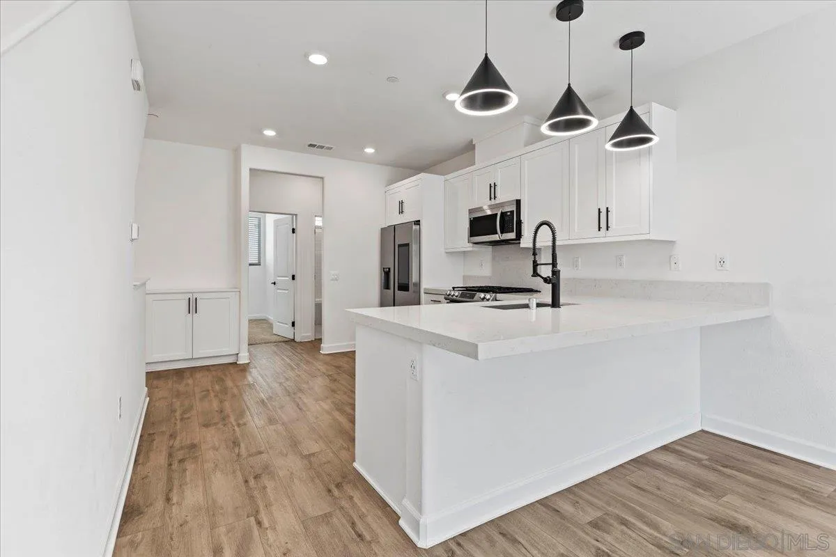 https://cdn.realtyfeed.com/cdn/127/260021540/408cfba0c45e35a5af60a1c9749bf73d.webp