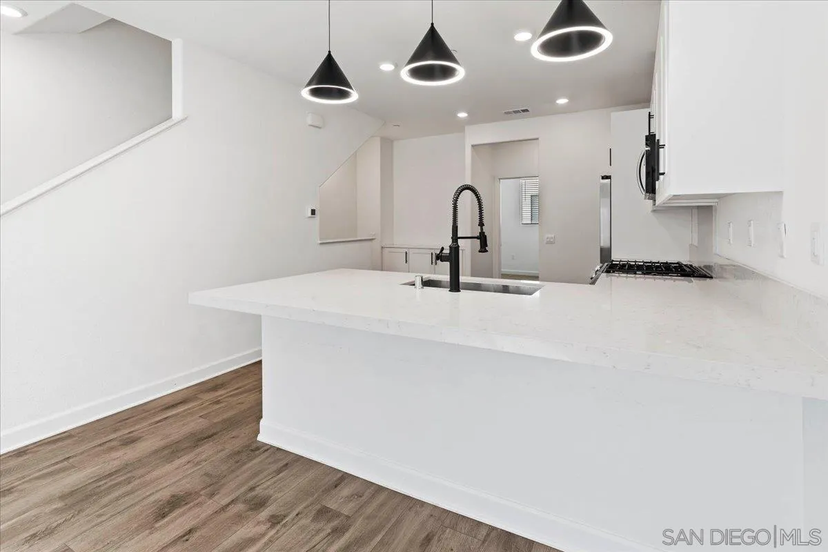 https://cdn.realtyfeed.com/cdn/127/260021540/5b5b504af3e27ead4fc8aaa41fddb2a4.webp
