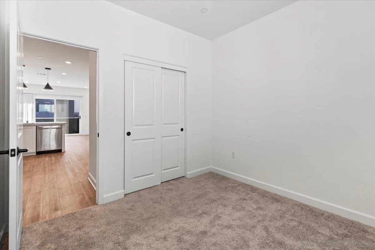 https://cdn.realtyfeed.com/cdn/127/260021540/eb0535674d9cff435d5d9a3de3fea465.webp