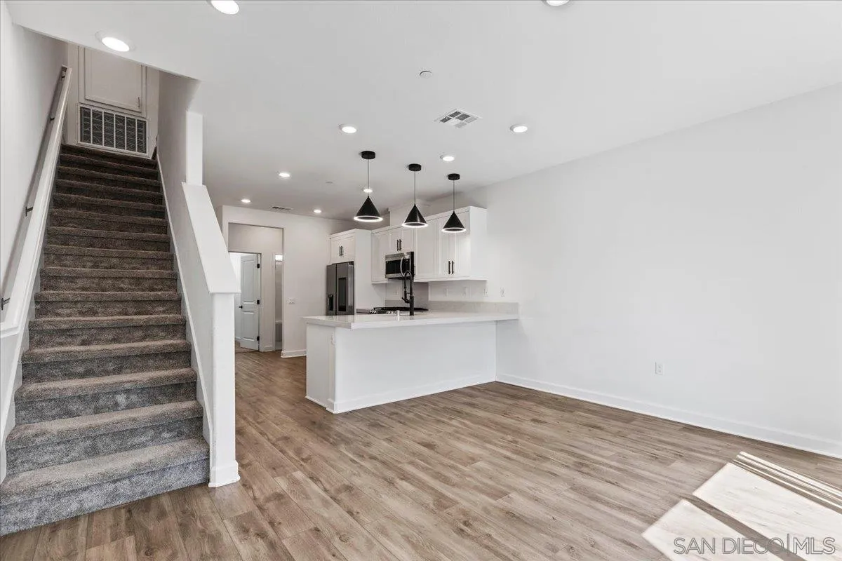 https://cdn.realtyfeed.com/cdn/127/260021540/f5893ad17f312a880be2d3fc81965dc7.webp