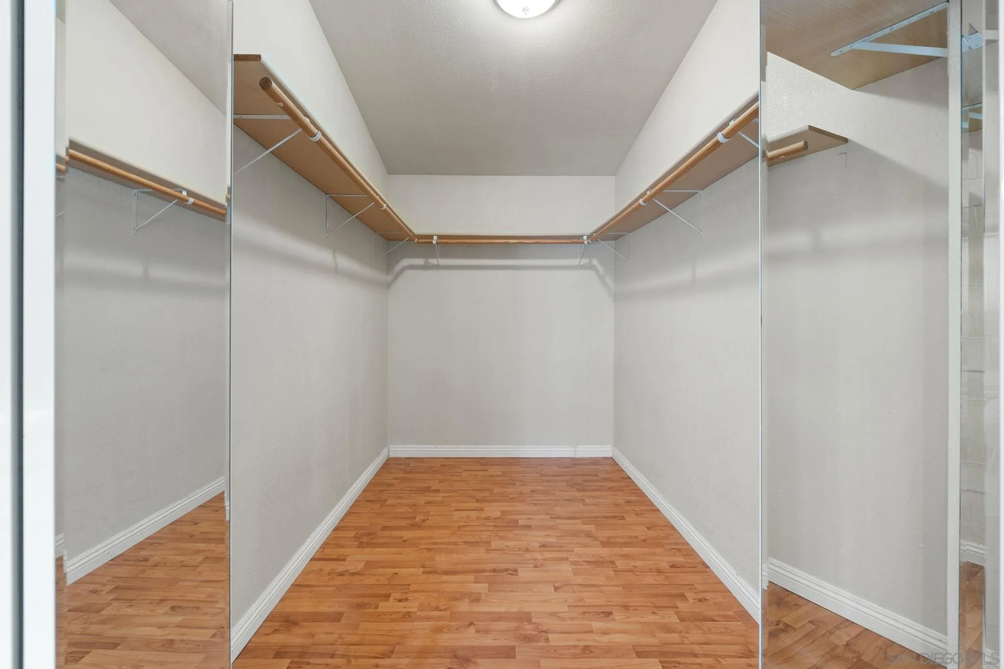 https://cdn.realtyfeed.com/cdn/127/260021548/1350ebb9aacce6333e79efe26dfc722e.webp