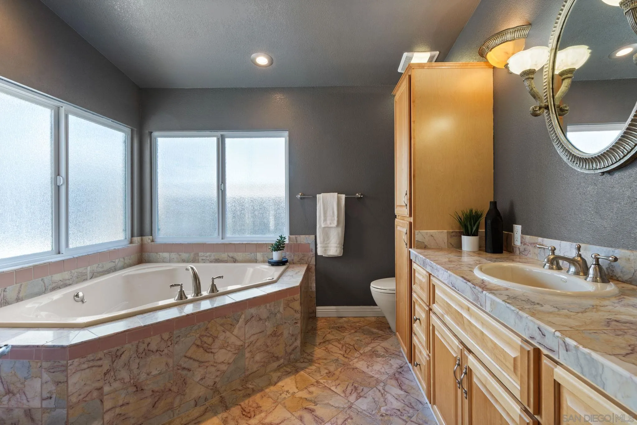 https://cdn.realtyfeed.com/cdn/127/260021548/8bc6476ed6881fc8b50c48663949f0a4.webp