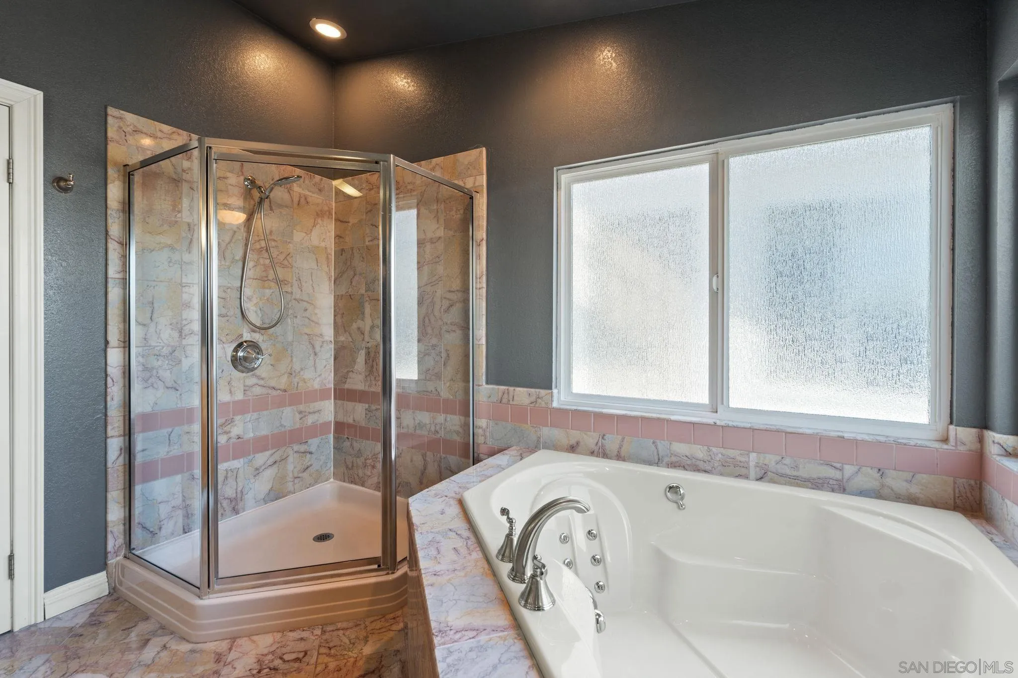 https://cdn.realtyfeed.com/cdn/127/260021548/8c76f8bf09642b7a284a65abd397f6ee.webp